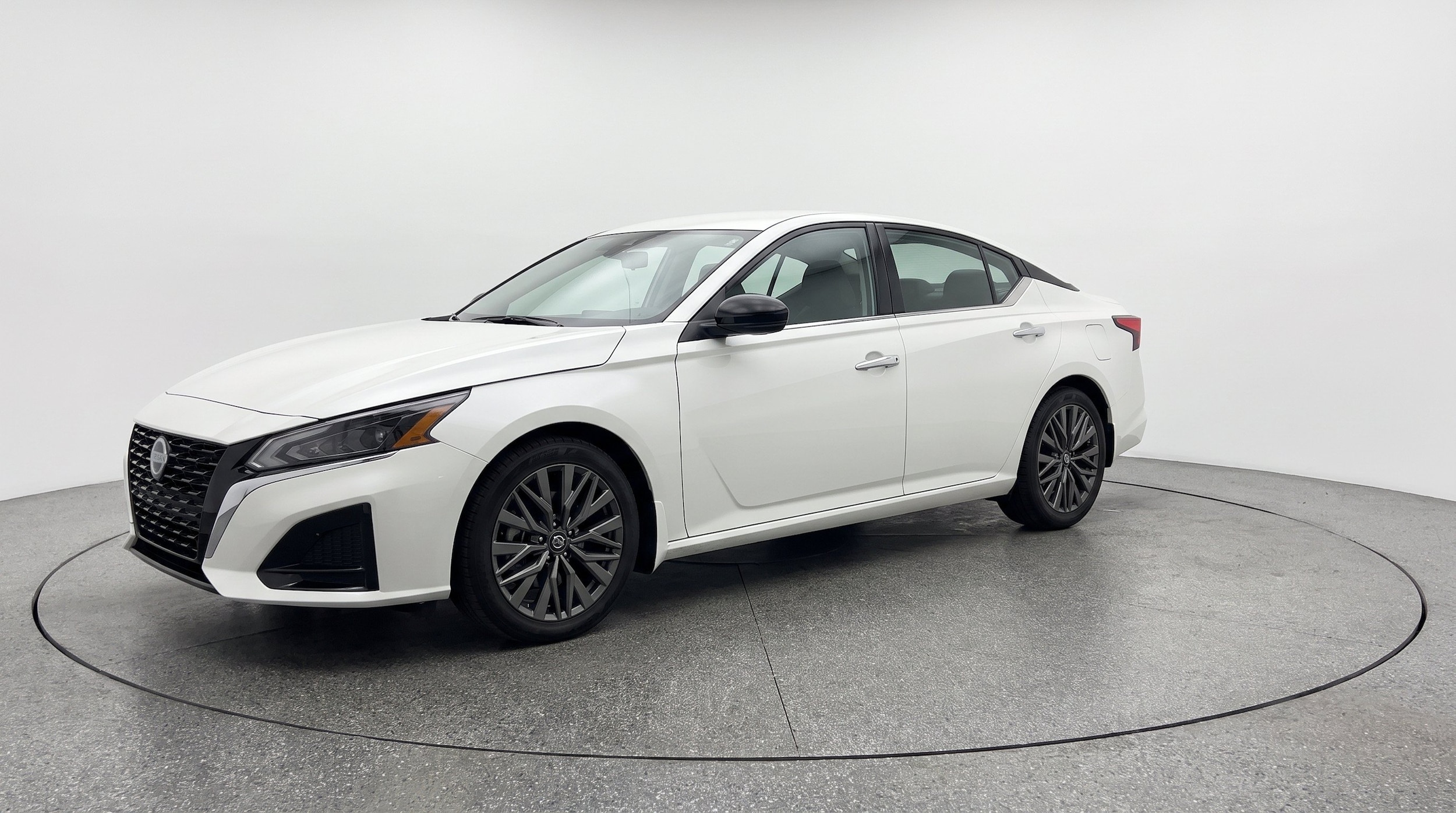 Thumbnail: 2025 Nissan Altima - 3