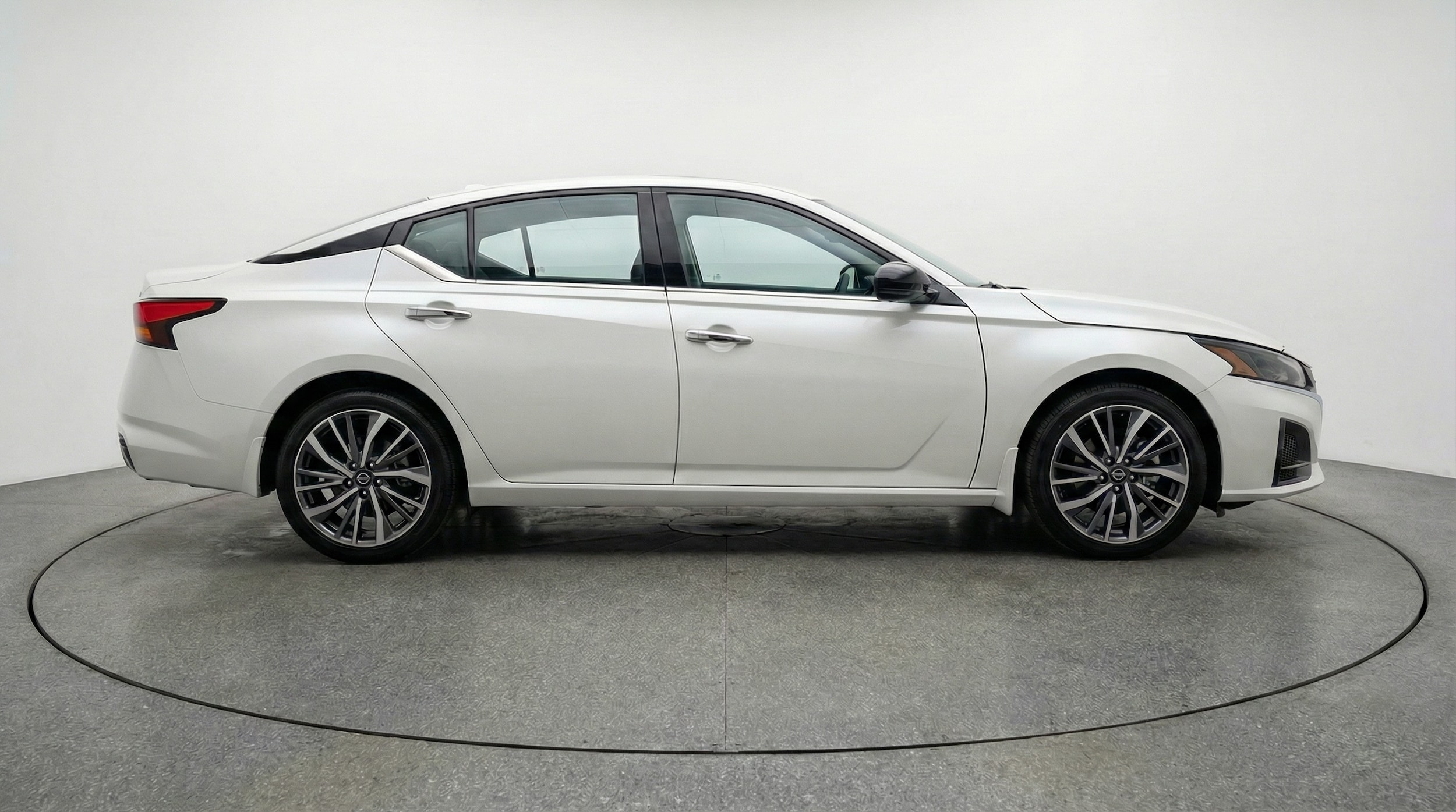 Thumbnail: 2025 Nissan Altima - 8