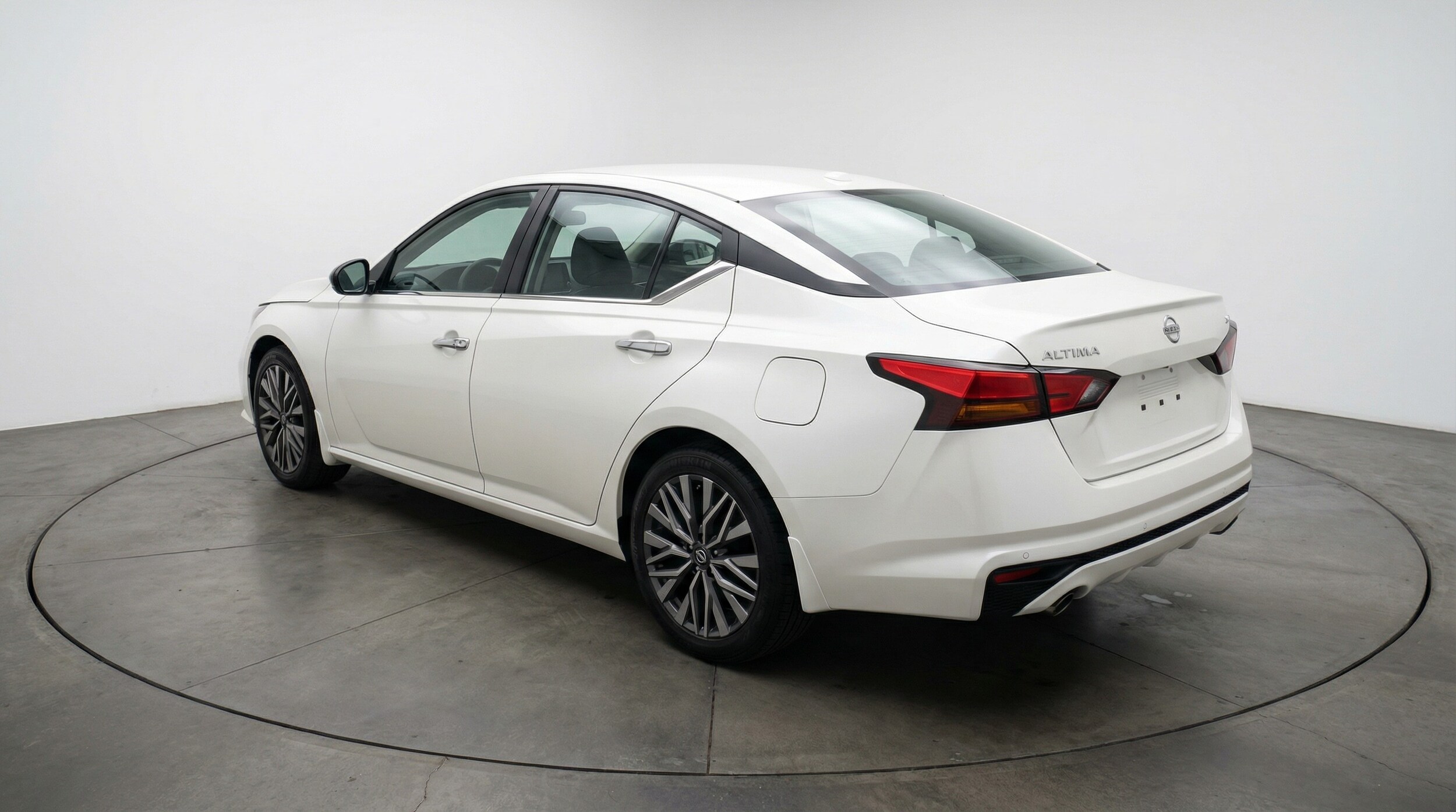 Thumbnail: 2025 Nissan Altima - 5