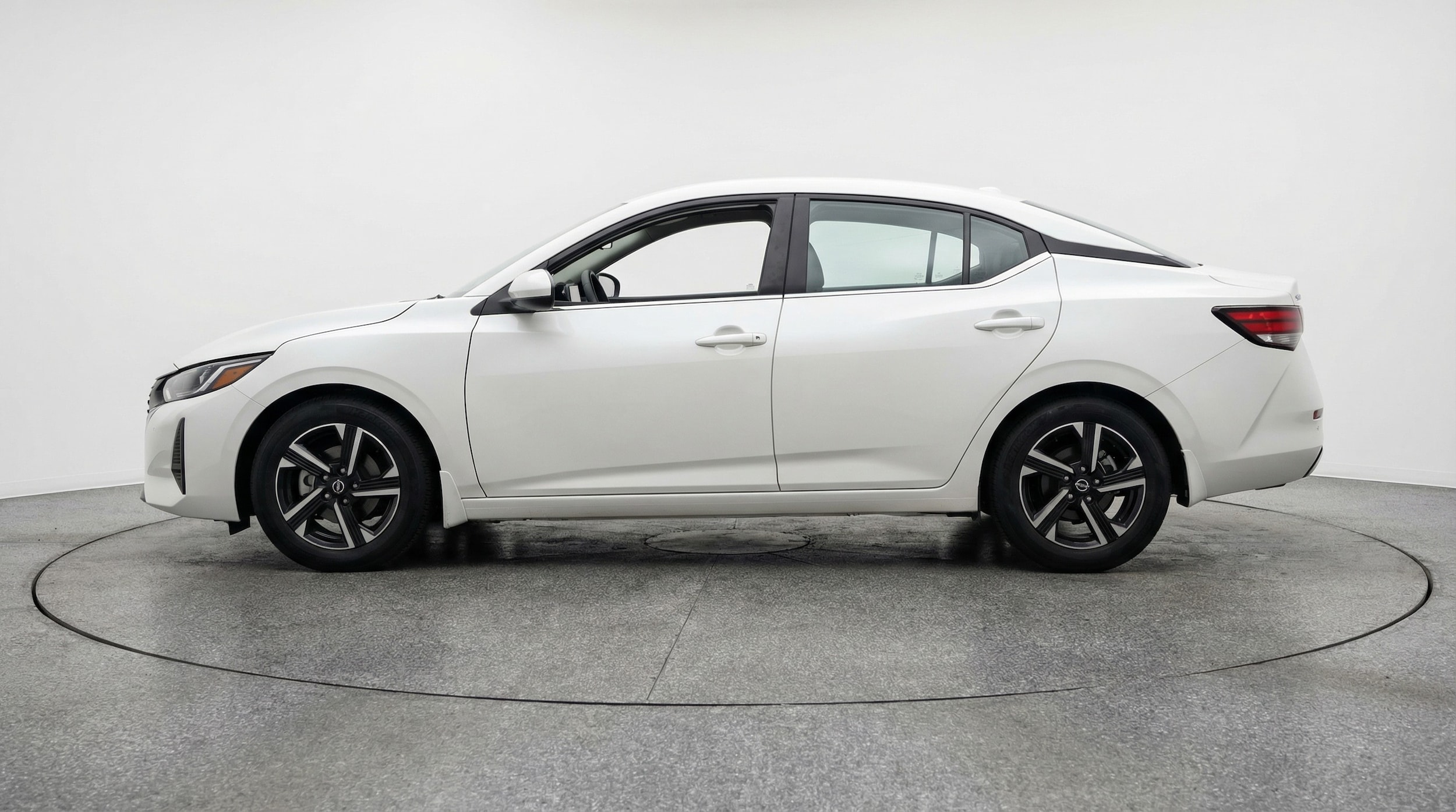 Thumbnail: 2025 Nissan Sentra - 4