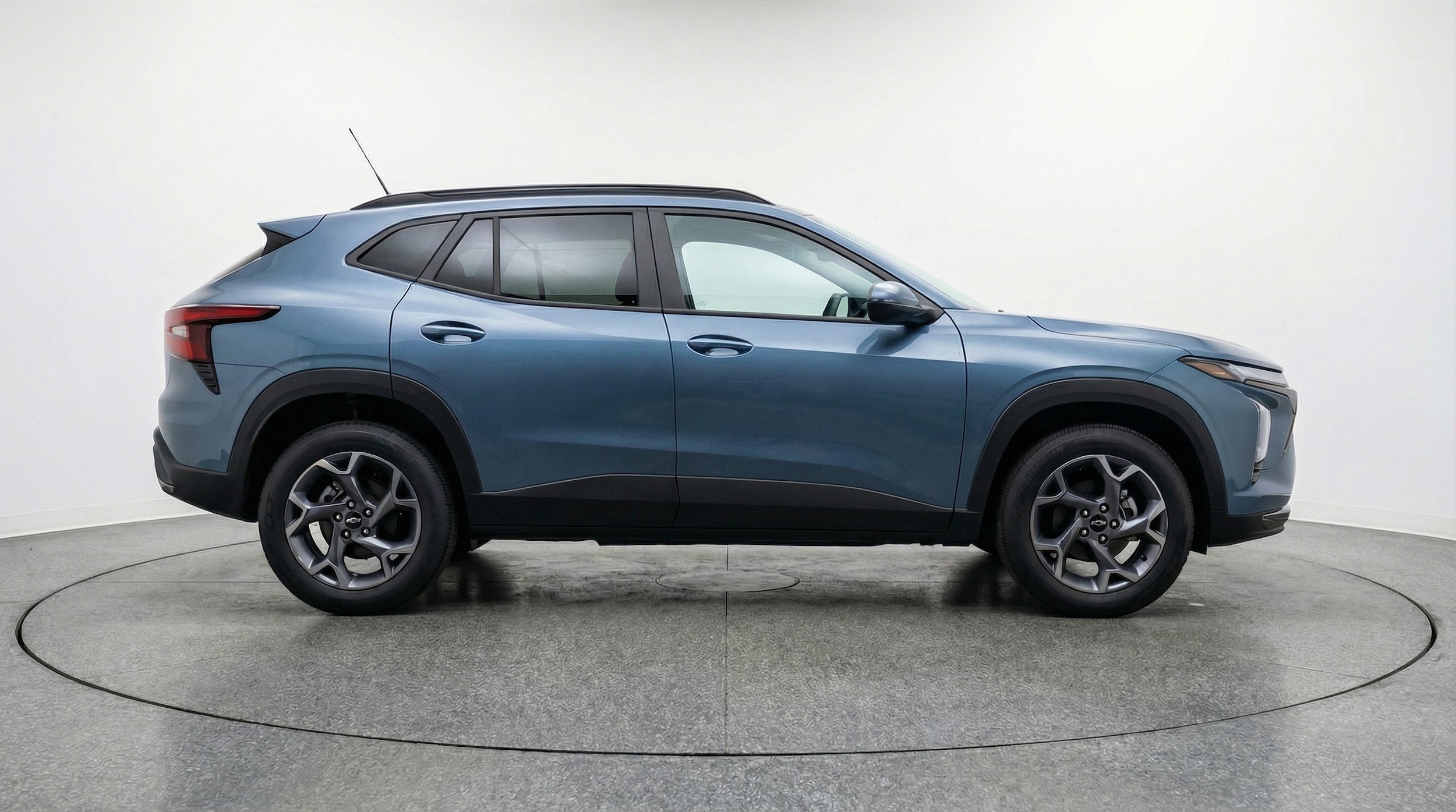 Thumbnail: 2025 Chevrolet Trax - 8