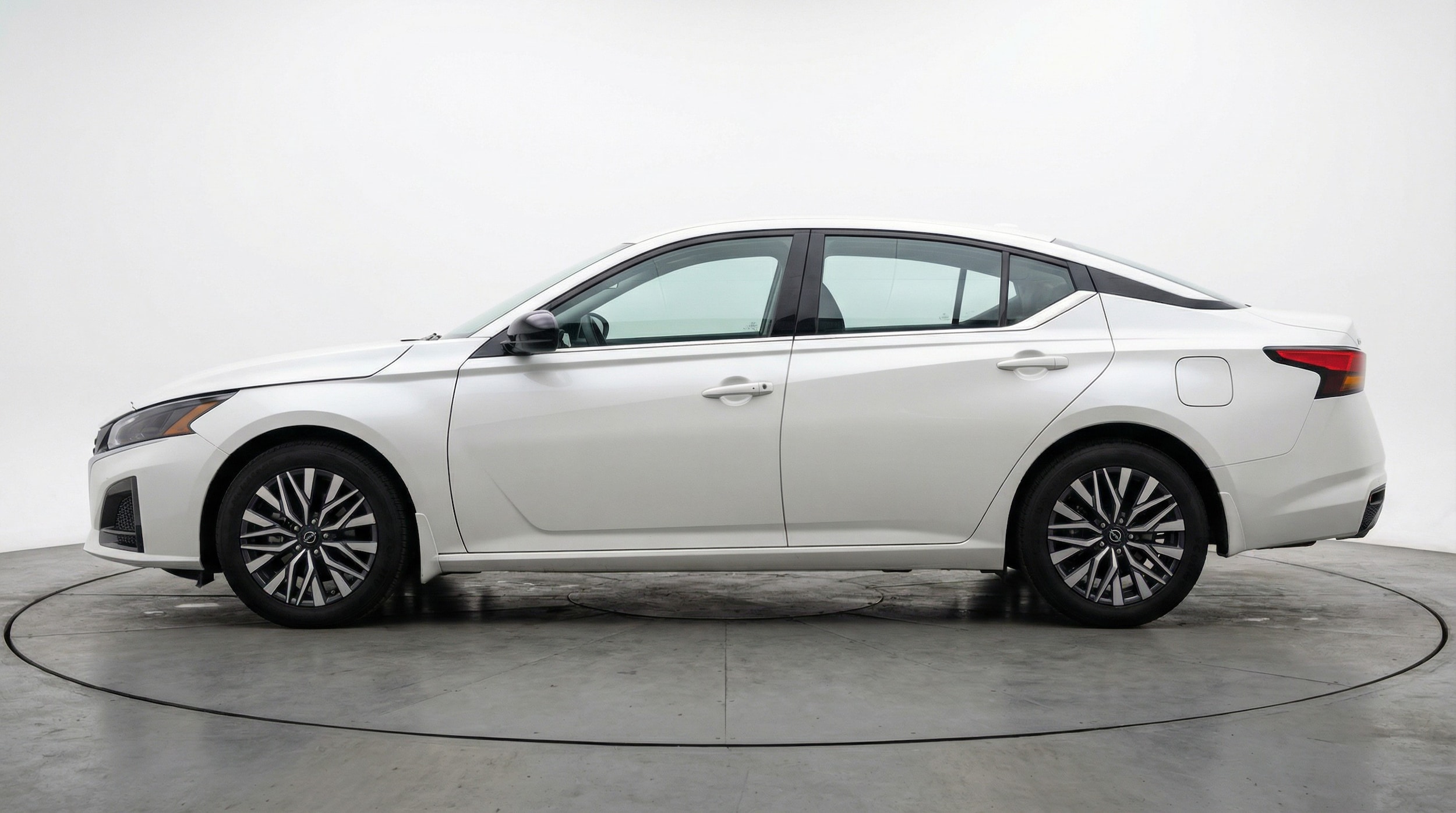 Thumbnail: 2025 Nissan Altima - 4