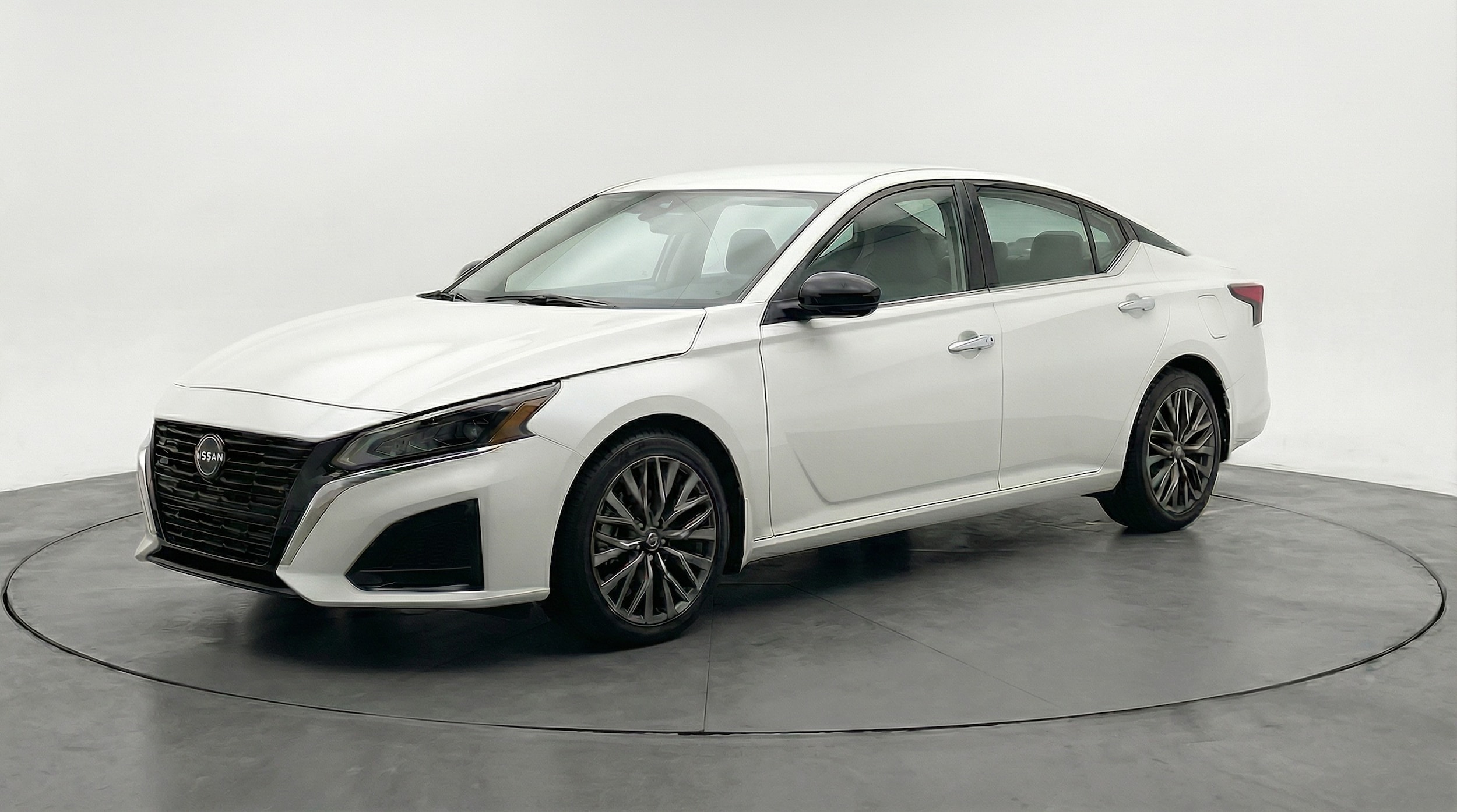 Thumbnail: 2025 Nissan Altima - 3