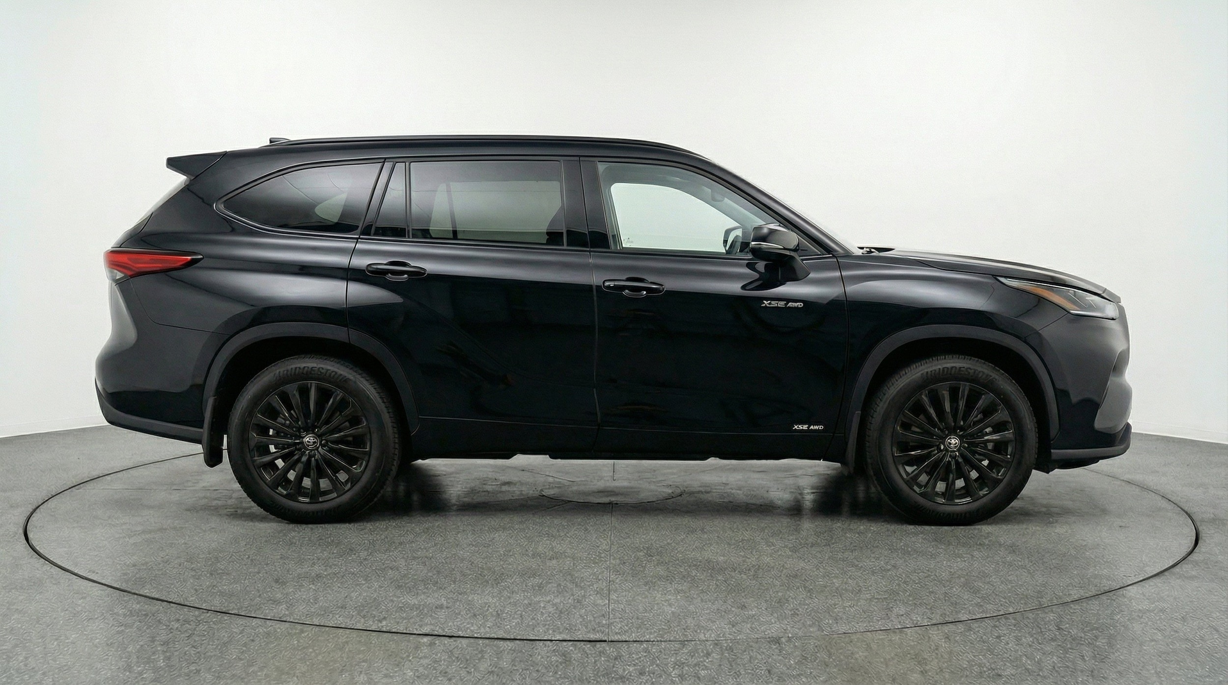 Thumbnail: 2025 Toyota Highlander - 11