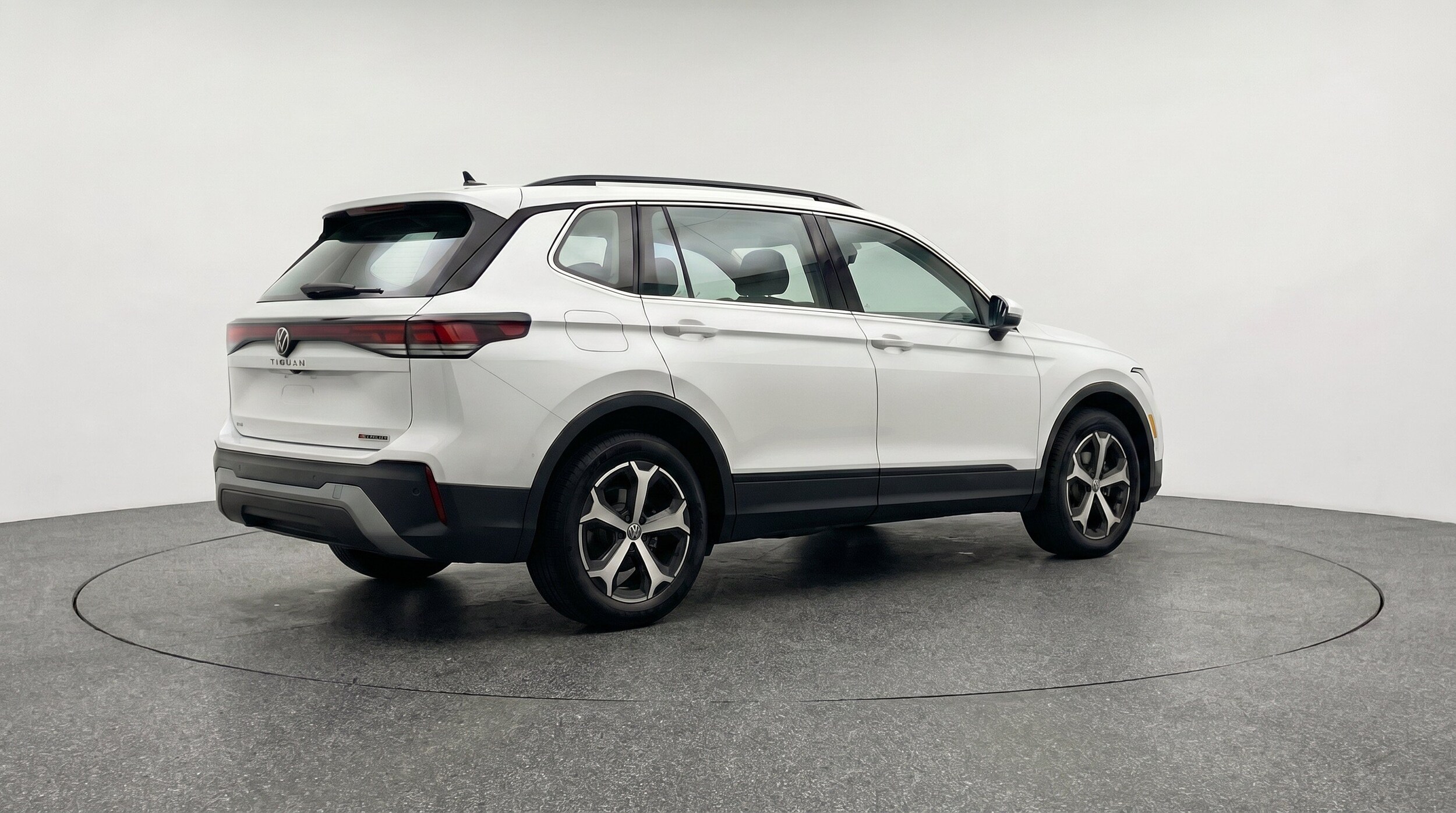 Thumbnail: 2026 Volkswagen Tiguan - 9