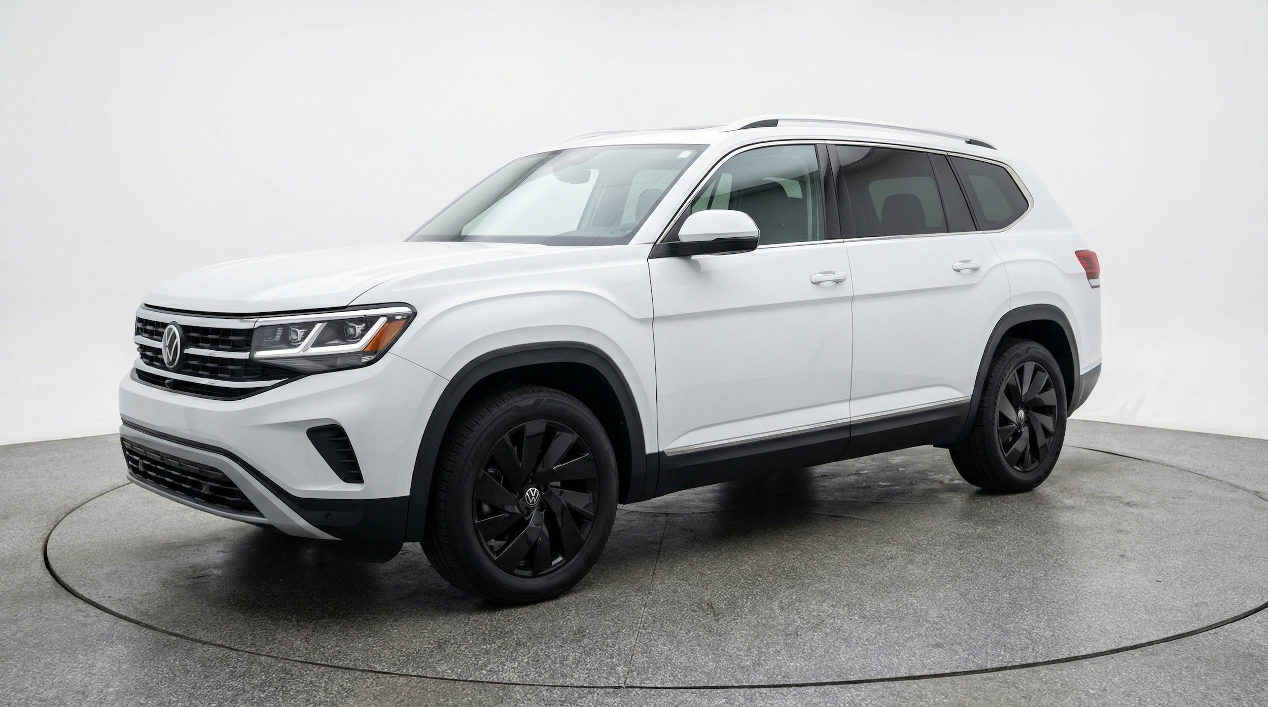 Thumbnail: 2026 Volkswagen Atlas - 3
