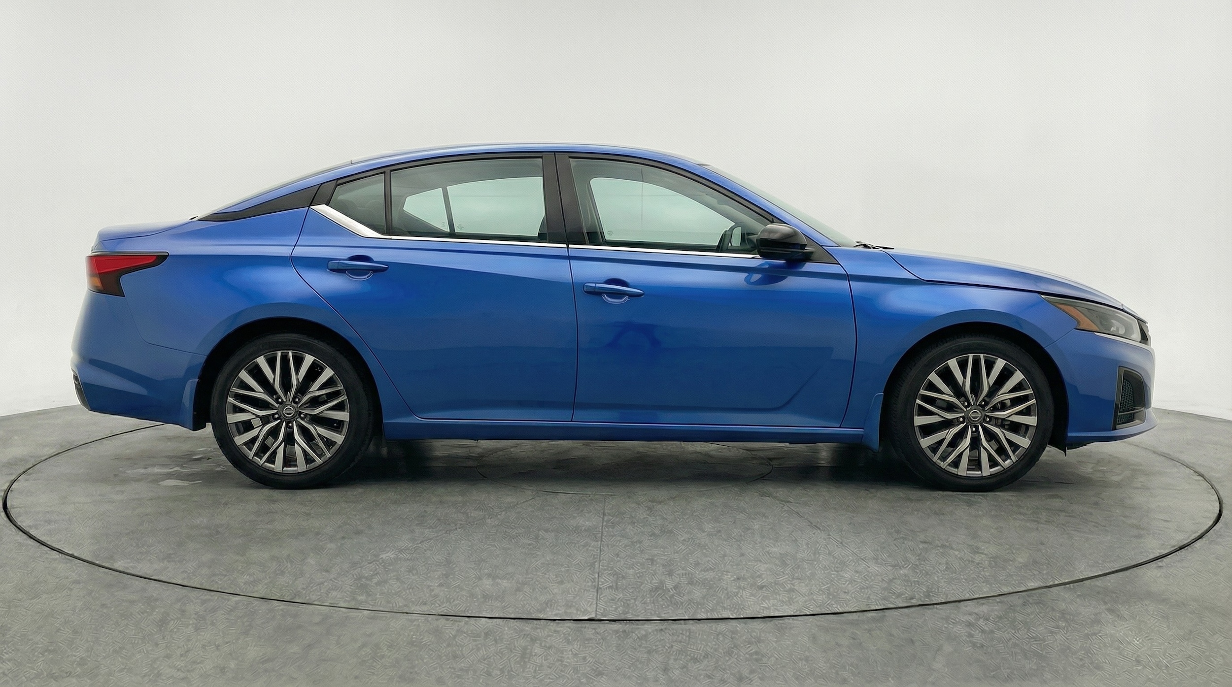 Thumbnail: 2025 Nissan Altima - 8