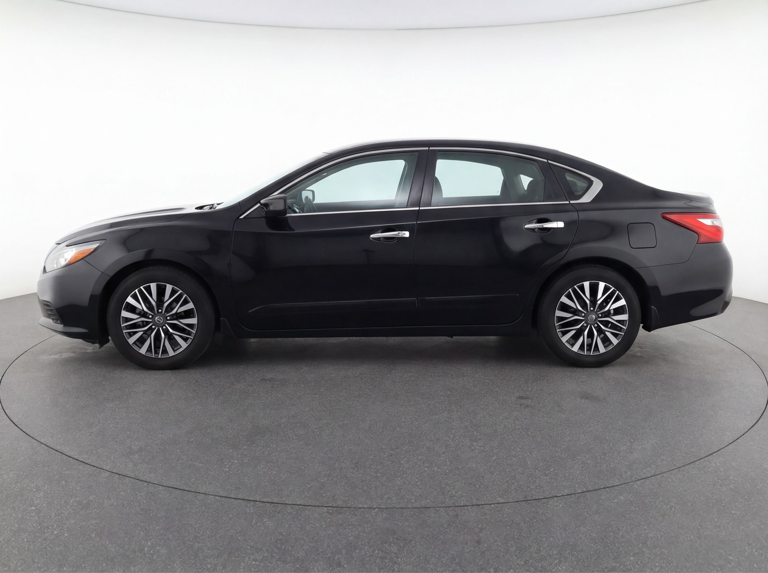 Thumbnail: 2025 Nissan Altima - 4