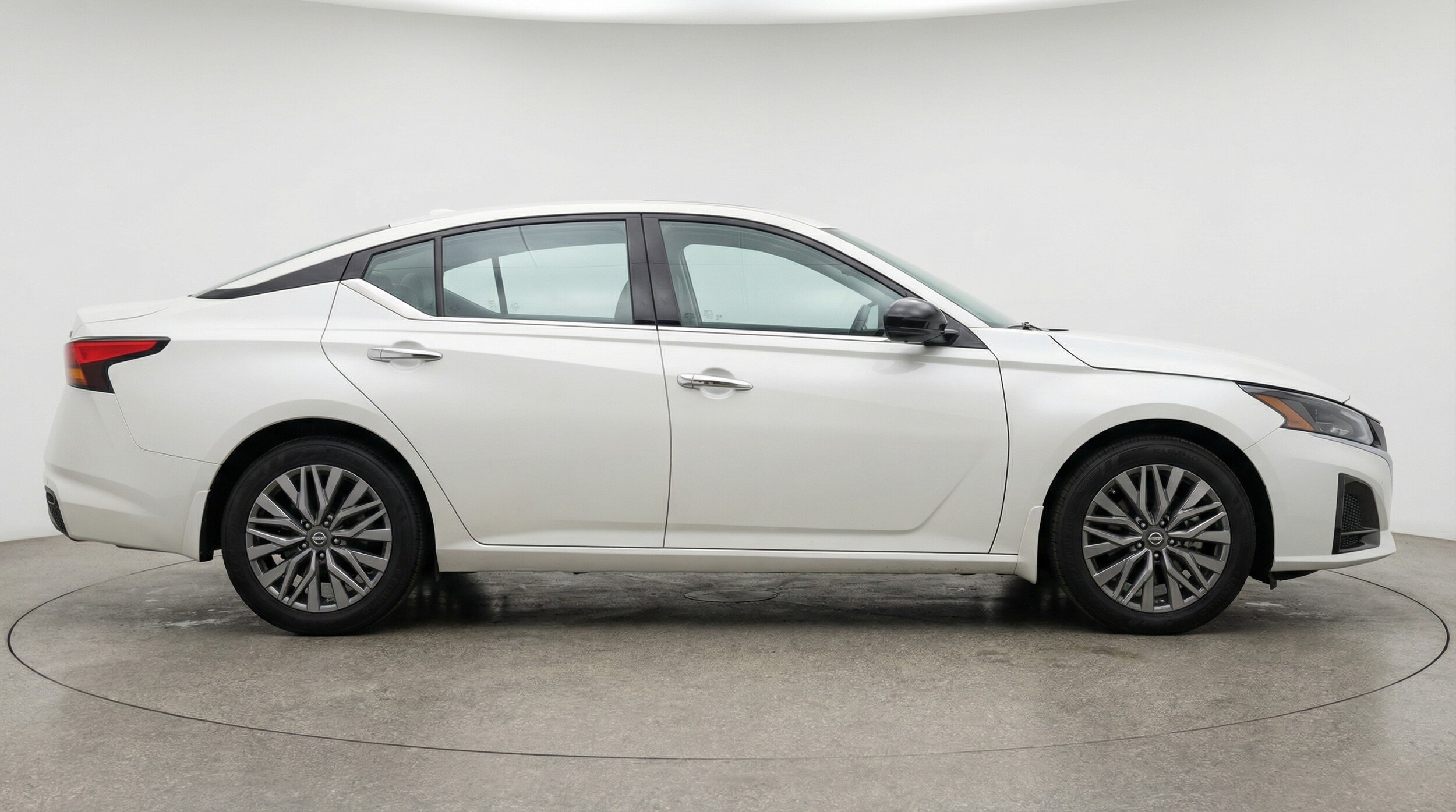 Thumbnail: 2025 Nissan Altima - 8