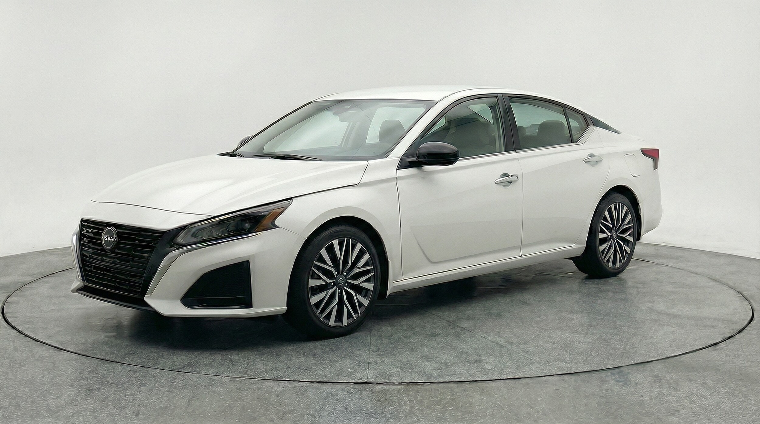 Thumbnail: 2025 Nissan Altima - 3