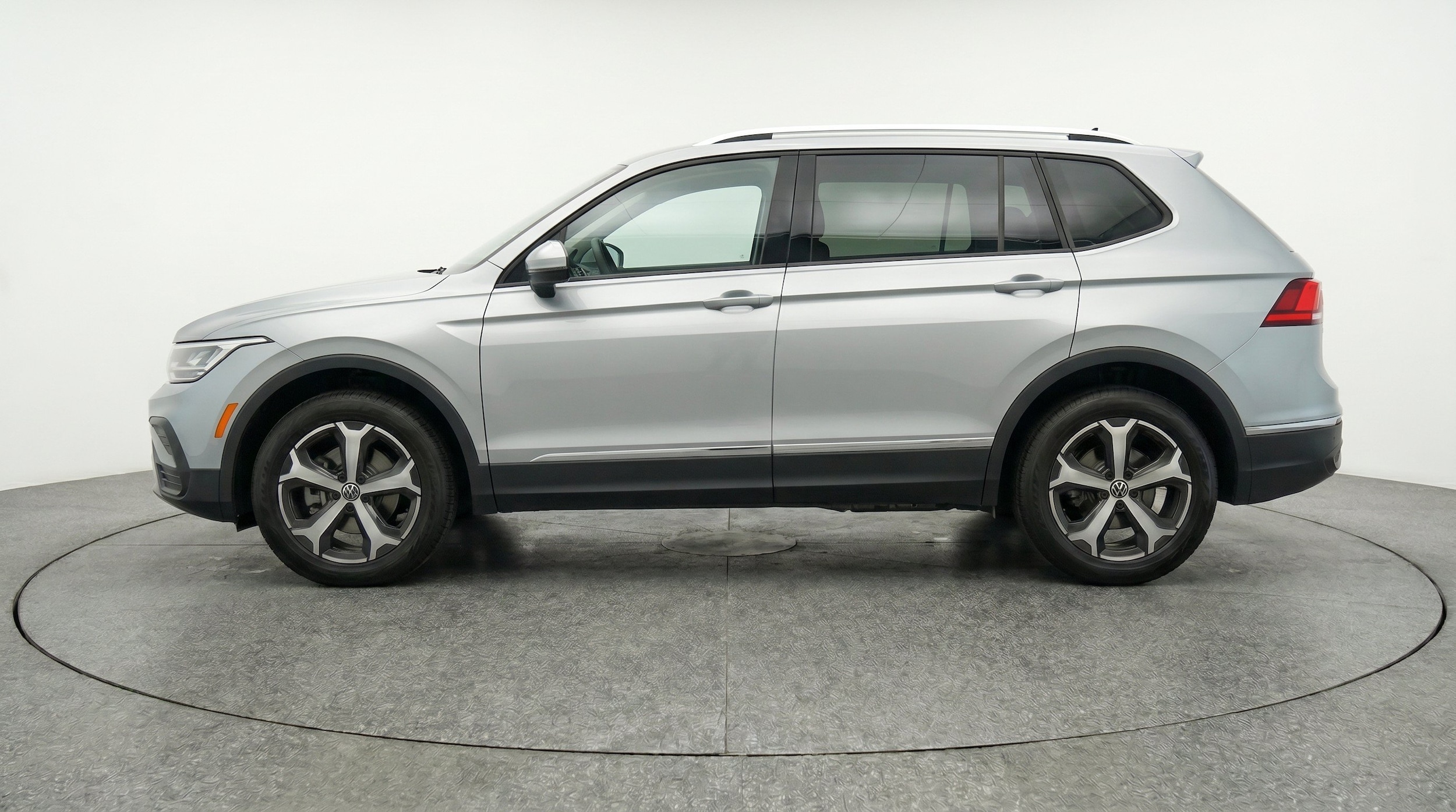 Thumbnail: 2026 Volkswagen Tiguan - 5