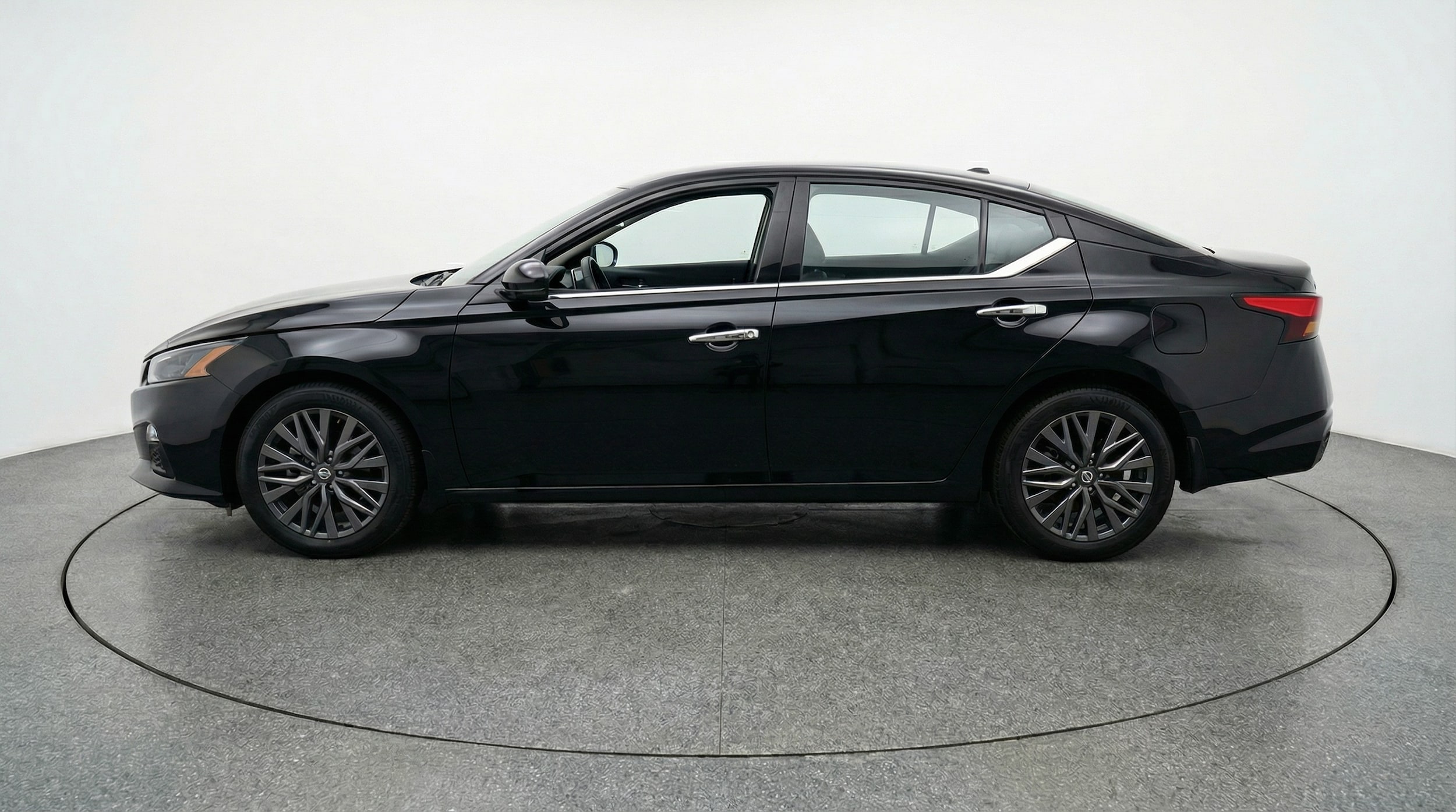 Thumbnail: 2025 Nissan Altima - 4