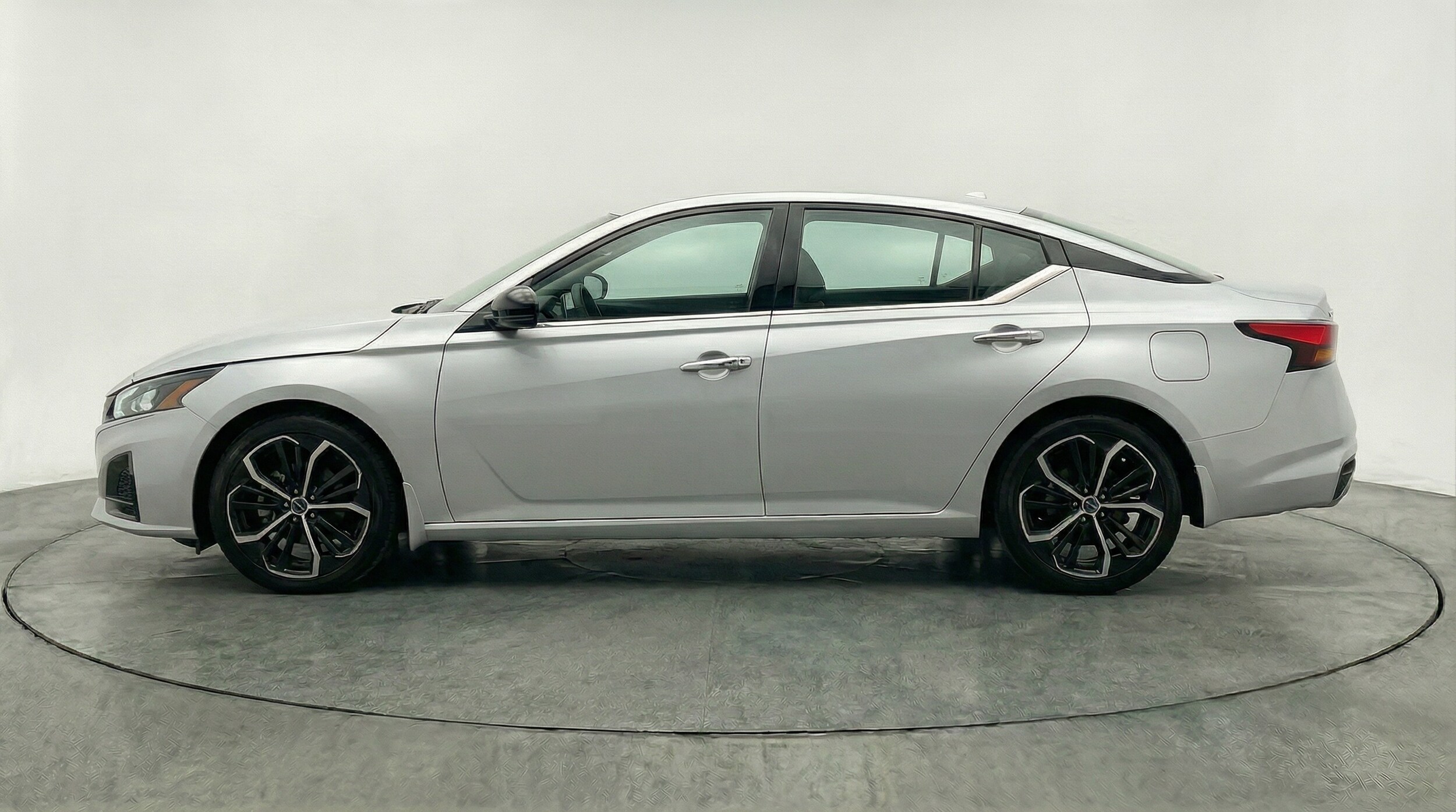 Thumbnail: 2025 Nissan Altima - 4