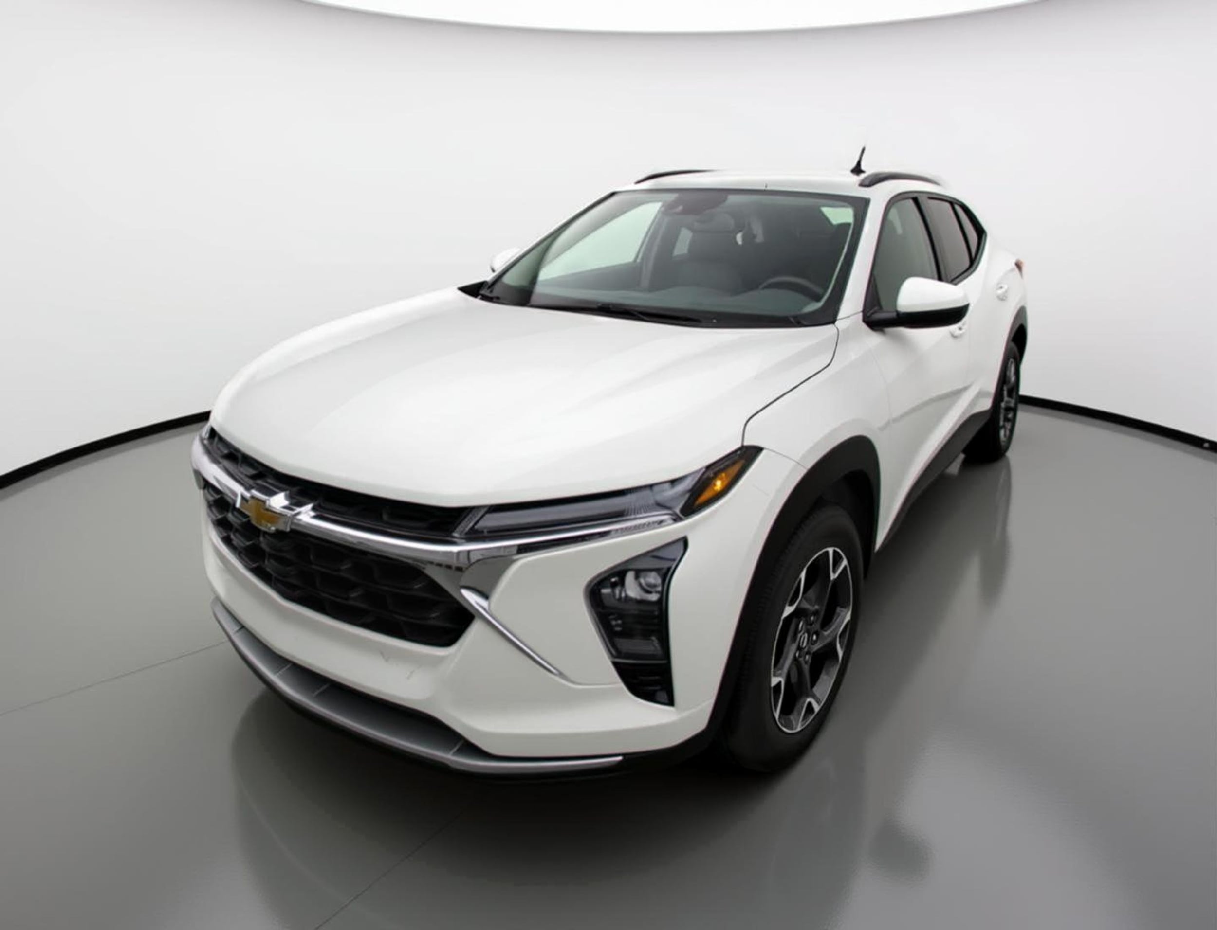 Thumbnail: 2025 Chevrolet Trax - 3