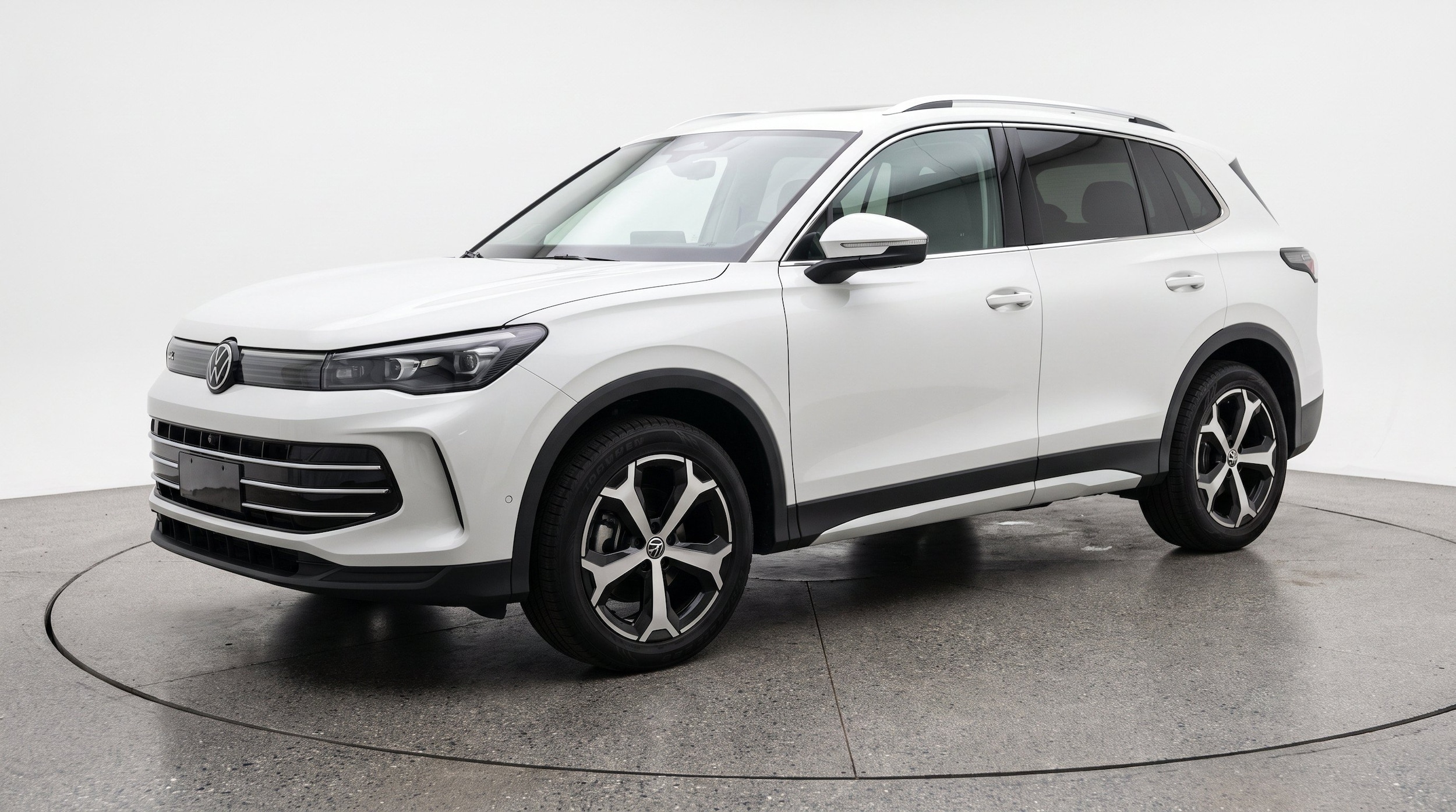 Thumbnail: 2026 Volkswagen Tiguan - 3