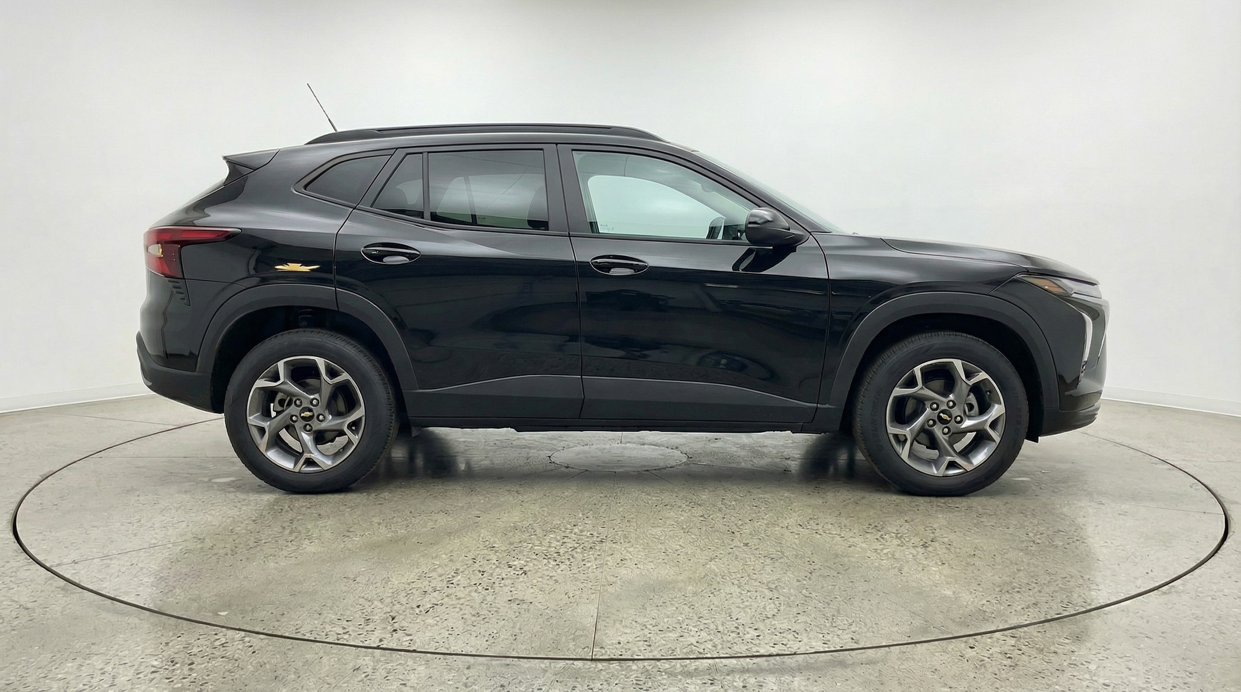 Thumbnail: 2025 Chevrolet Trax - 8