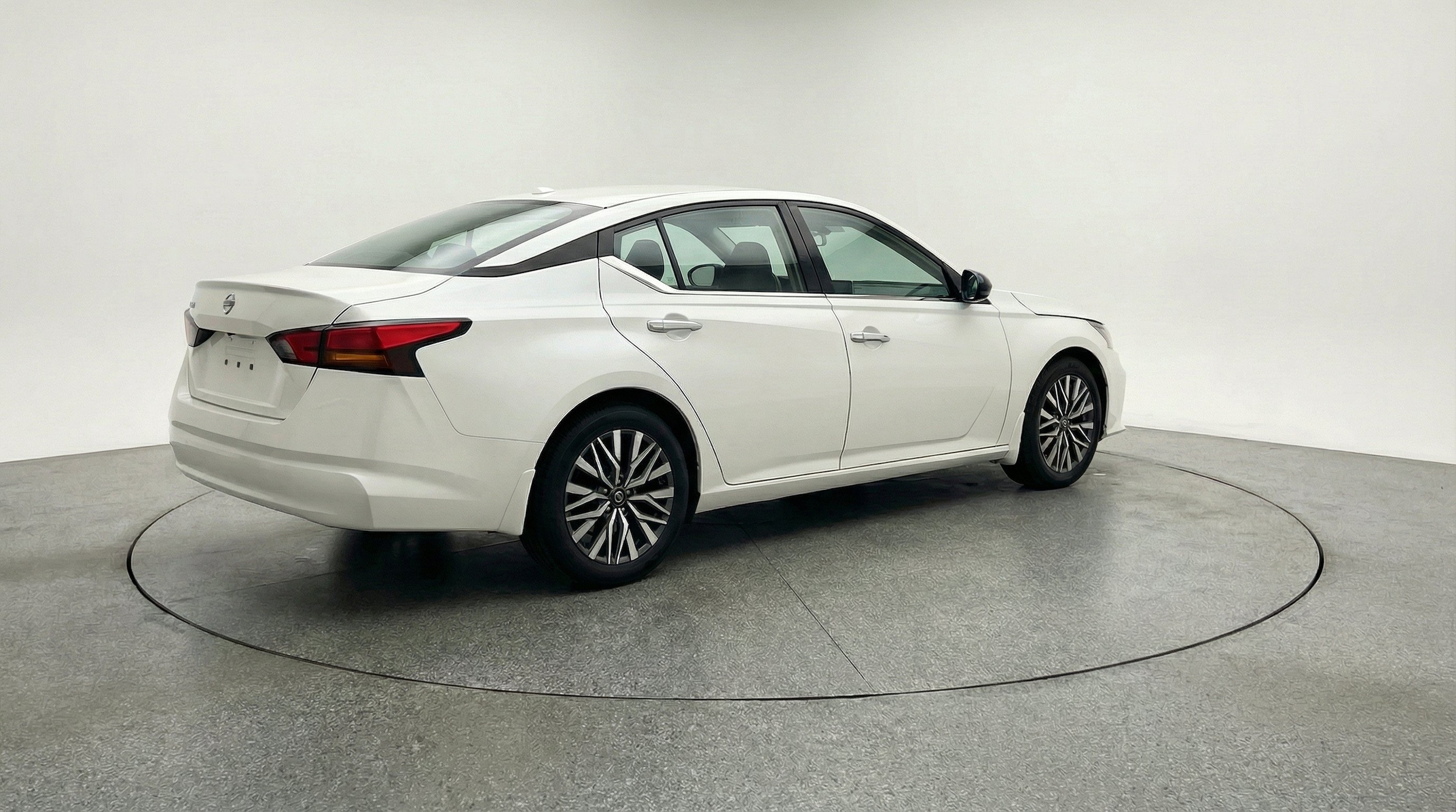Thumbnail: 2025 Nissan Altima - 9
