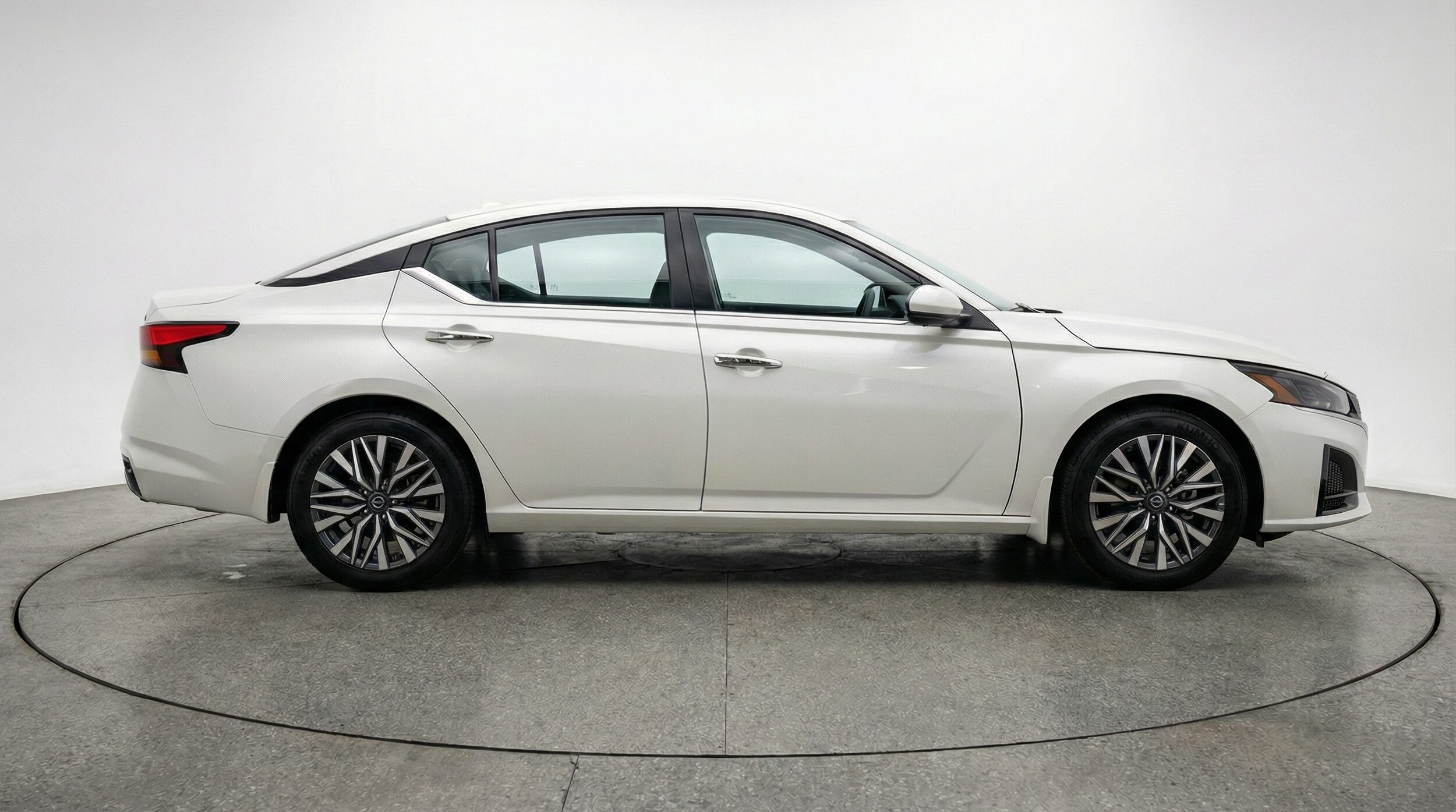 Thumbnail: 2025 Nissan Altima - 8