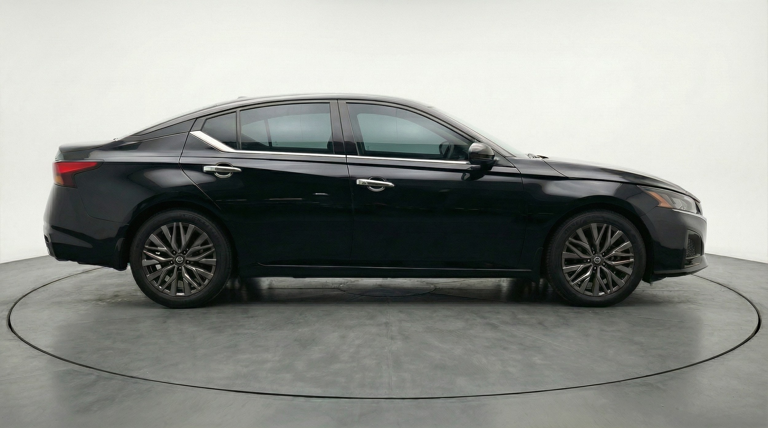 Thumbnail: 2025 Nissan Altima - 8