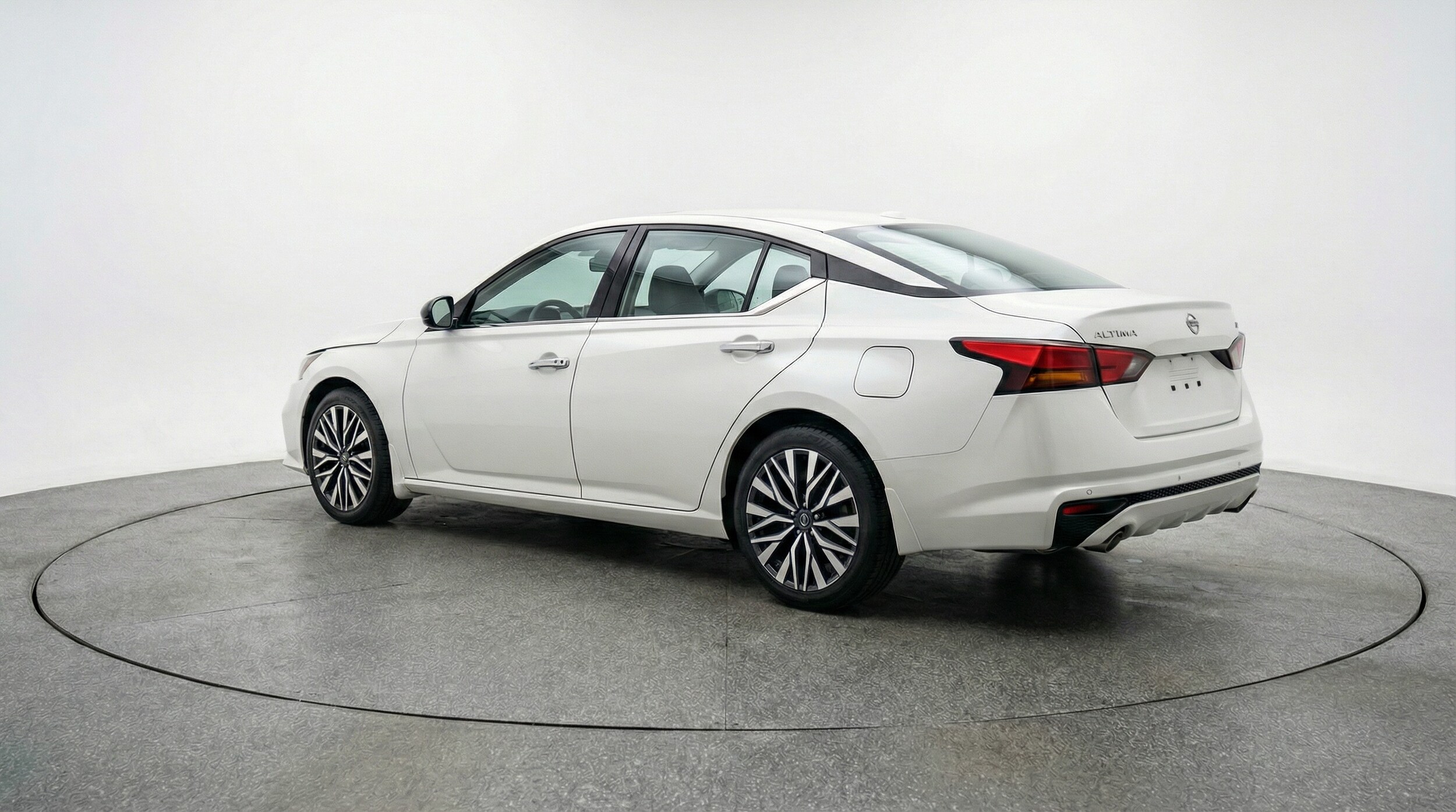 Thumbnail: 2025 Nissan Altima - 5