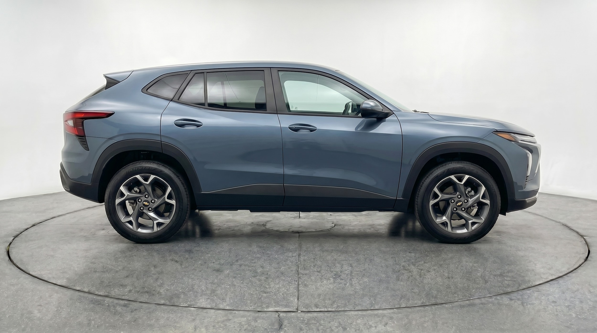 Thumbnail: 2025 Chevrolet Trax - 8