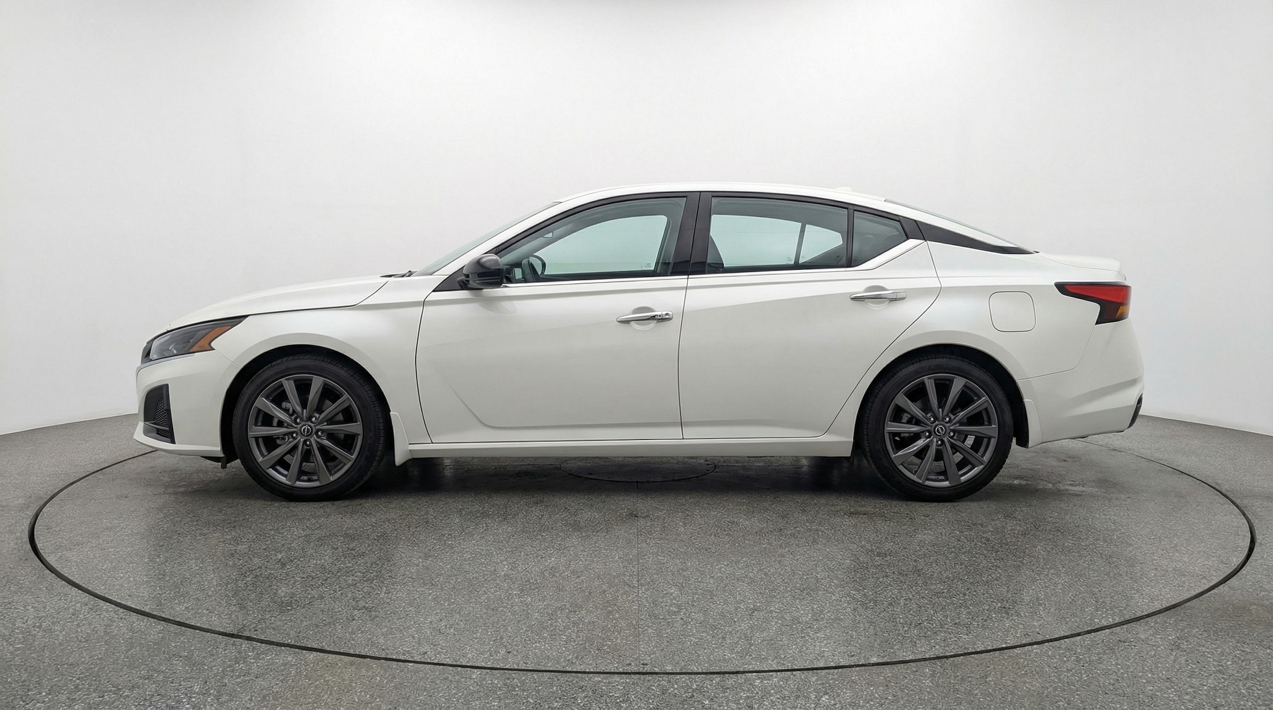 Thumbnail: 2025 Nissan Altima - 4