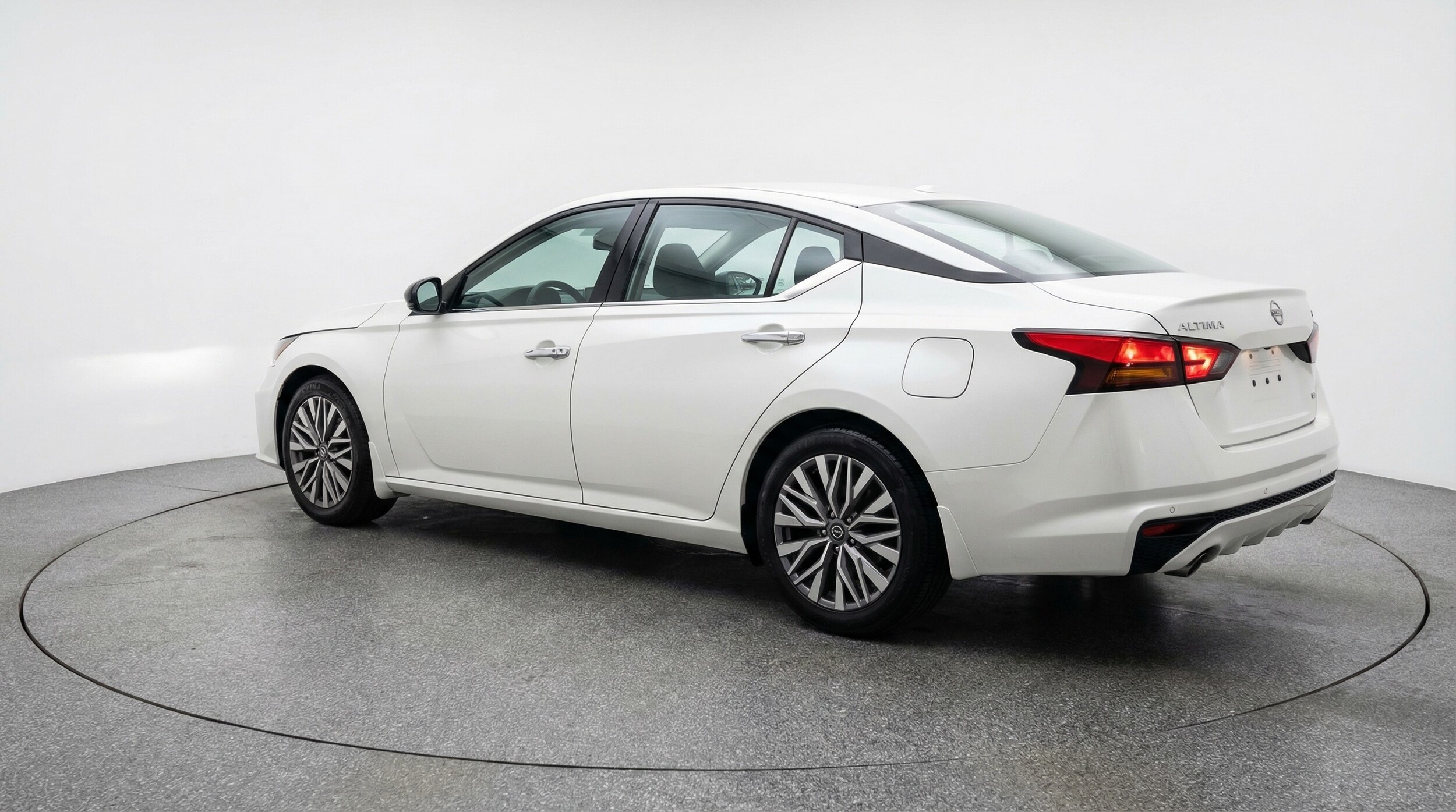 Thumbnail: 2025 Nissan Altima - 5