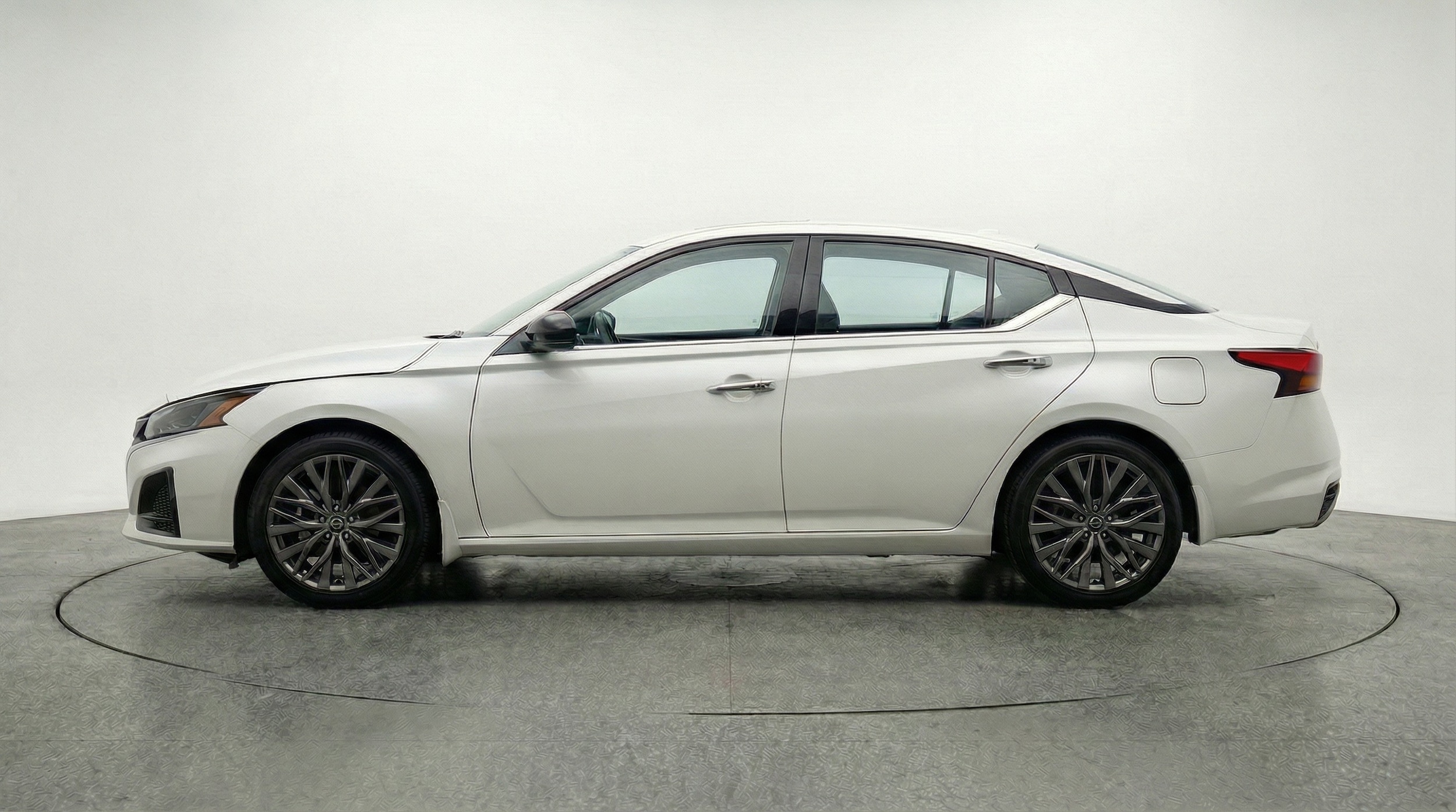 Thumbnail: 2025 Nissan Altima - 4