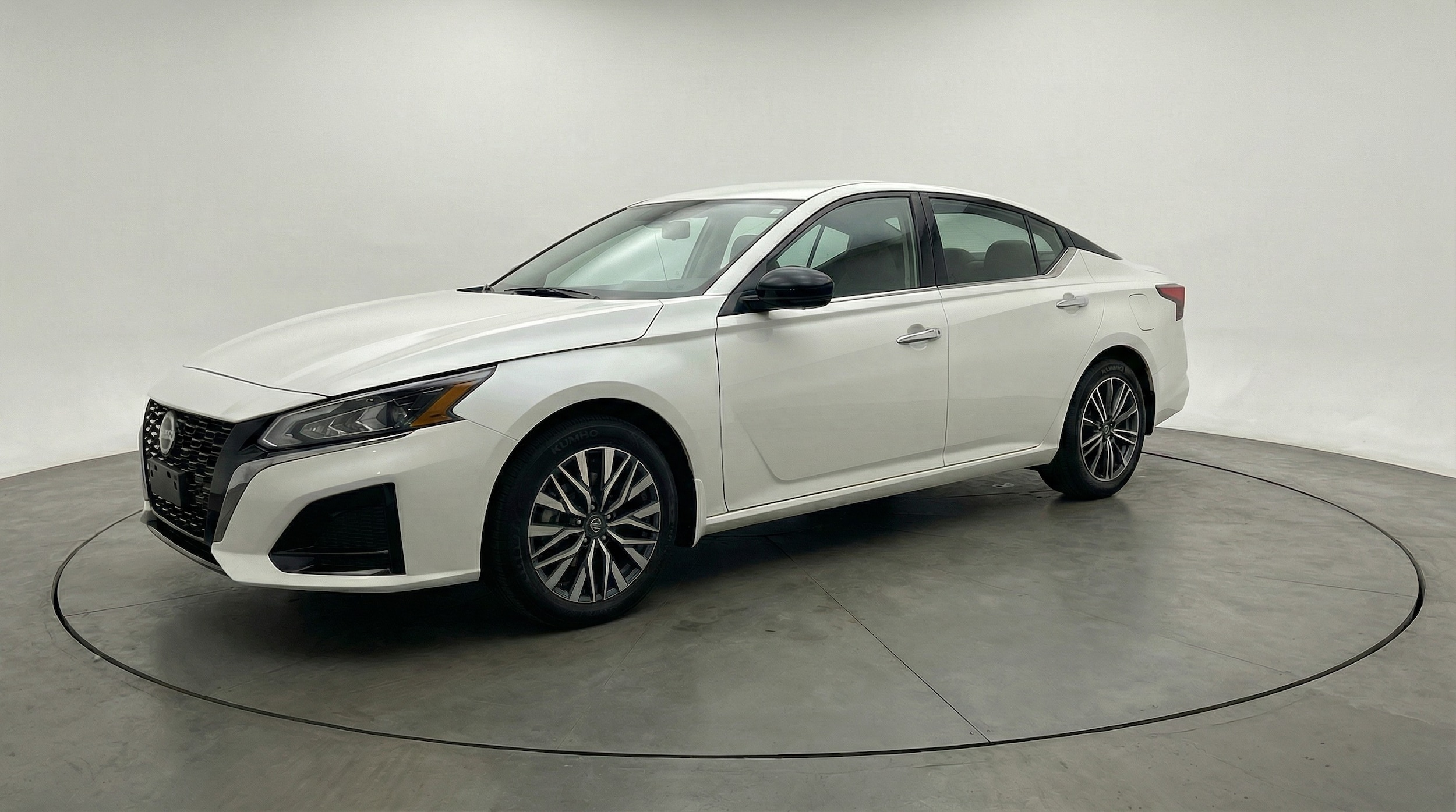 Thumbnail: 2025 Nissan Altima - 3