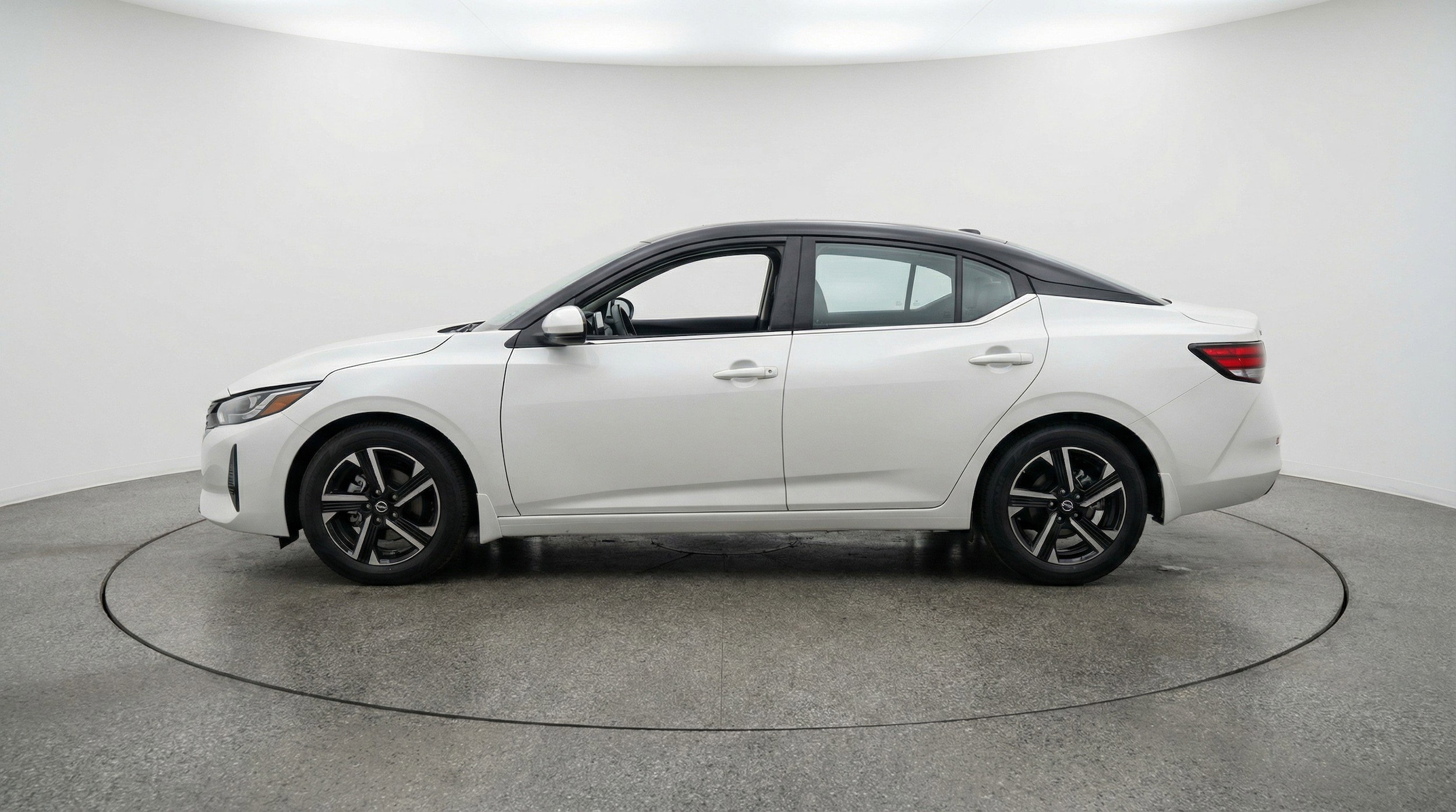 Thumbnail: 2025 Nissan Sentra - 5
