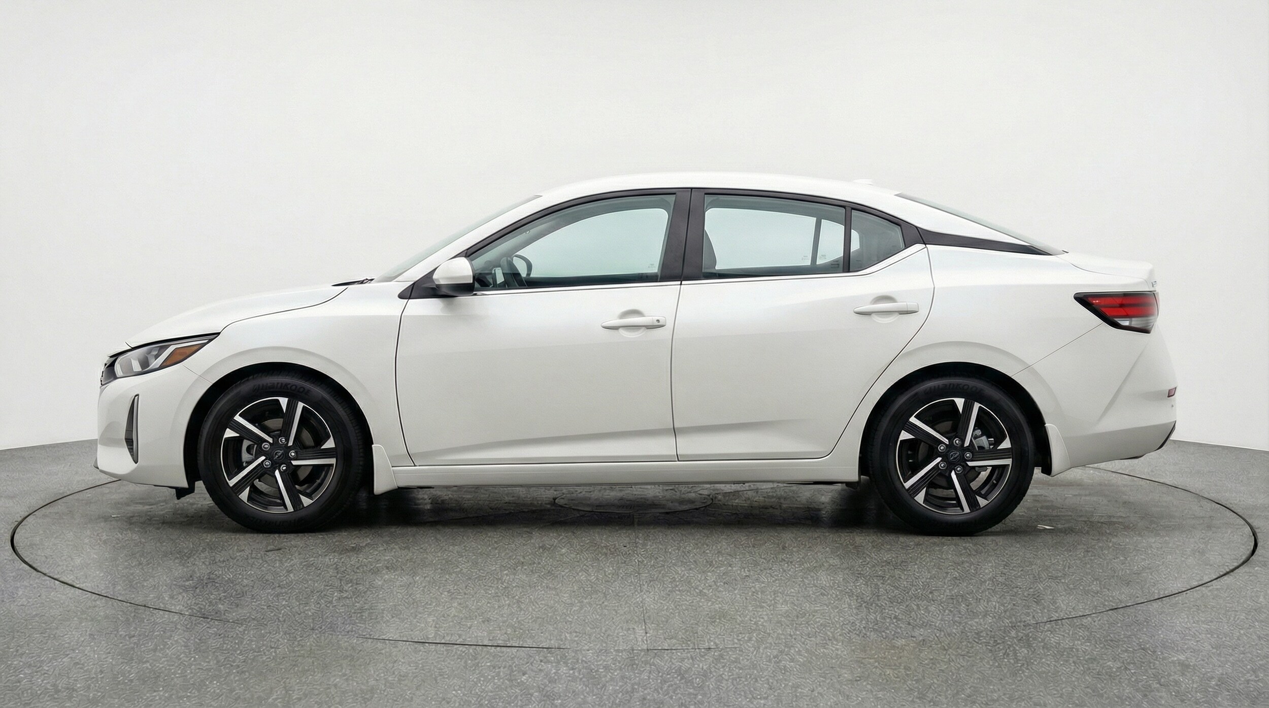 Thumbnail: 2025 Nissan Sentra - 4