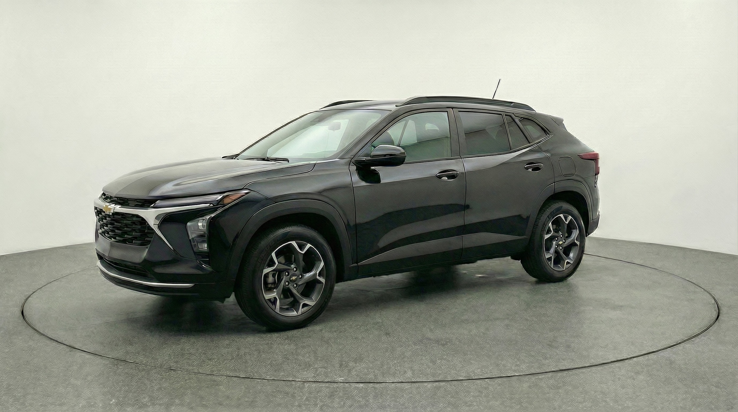 Thumbnail: 2025 Chevrolet Trax - 3