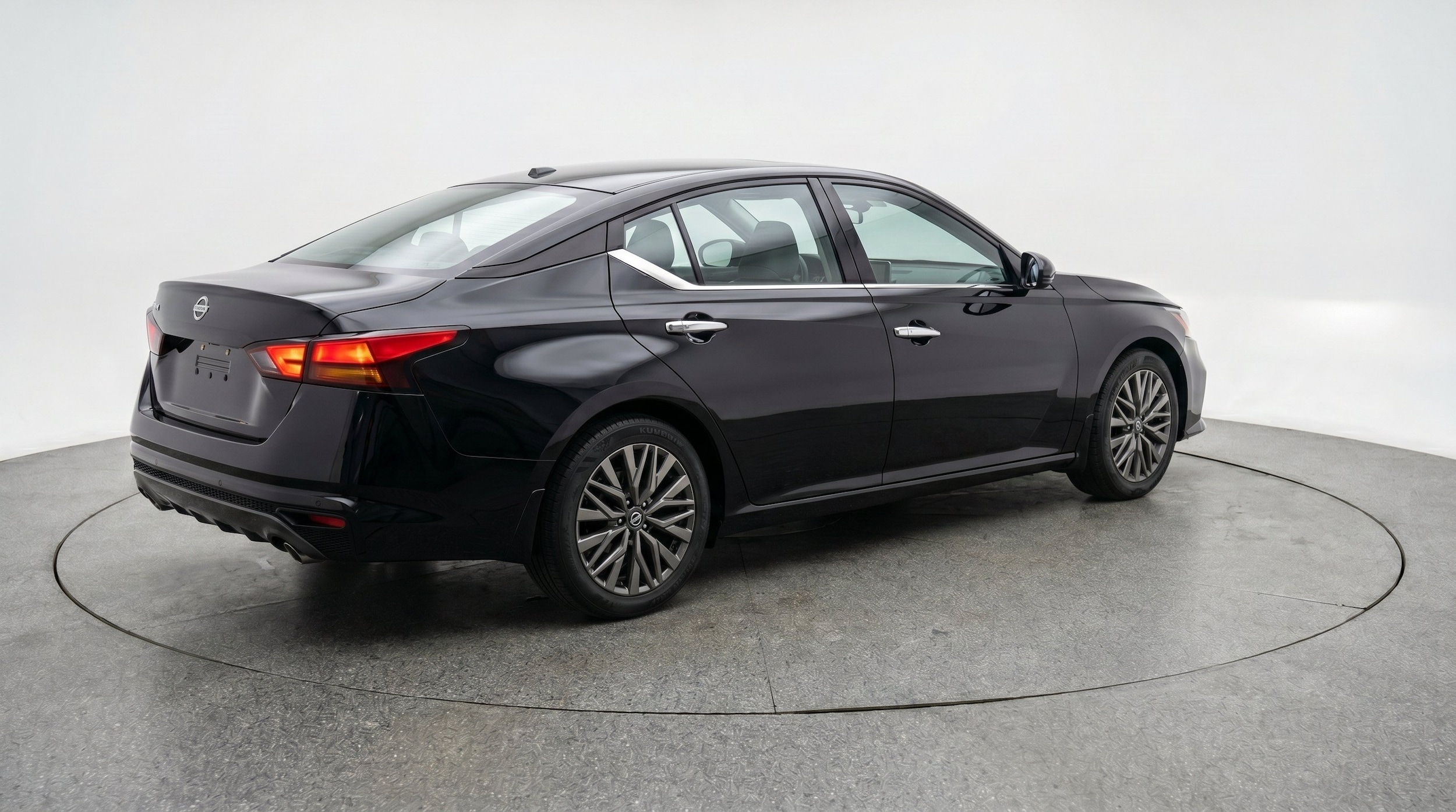 Thumbnail: 2025 Nissan Altima - 9