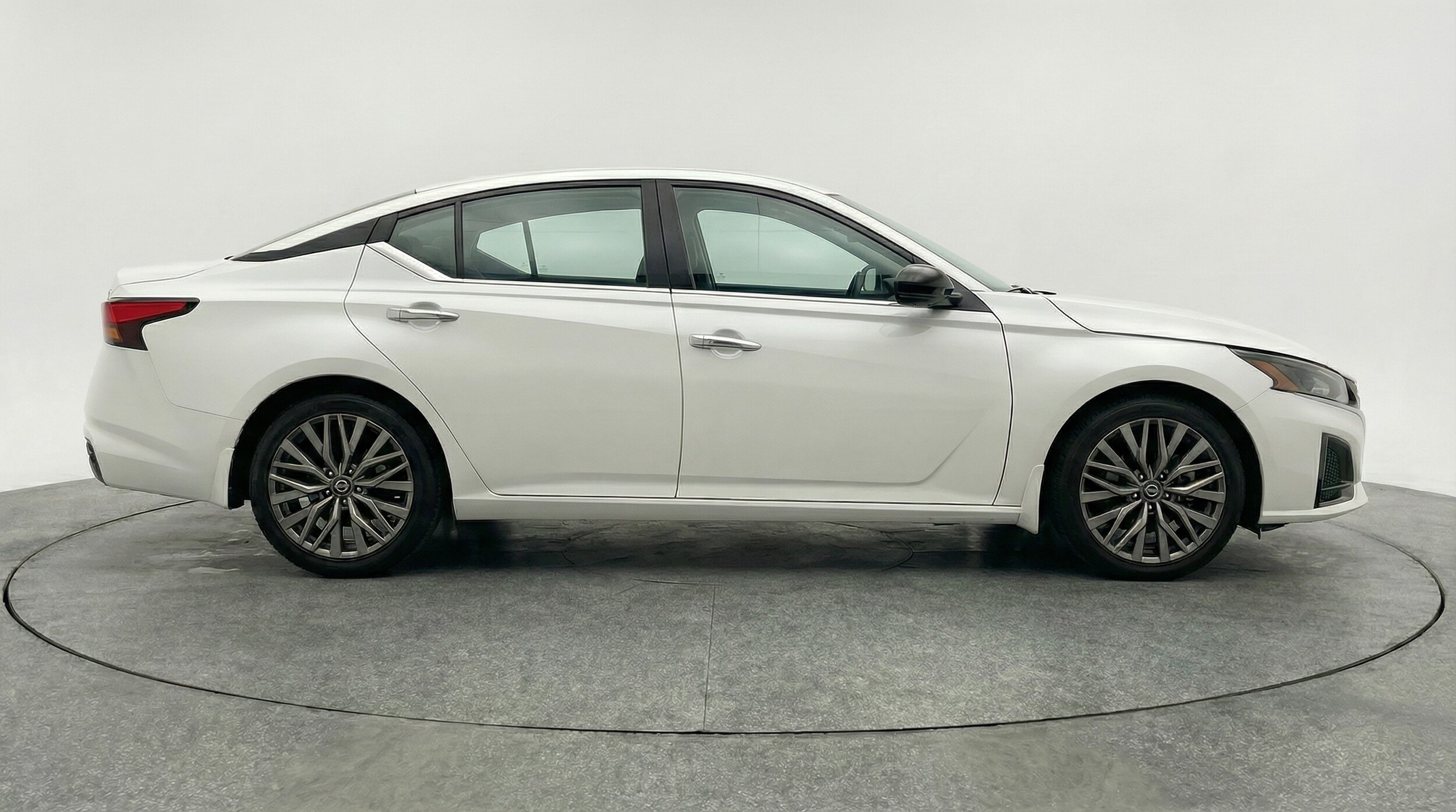 Thumbnail: 2025 Nissan Altima - 8