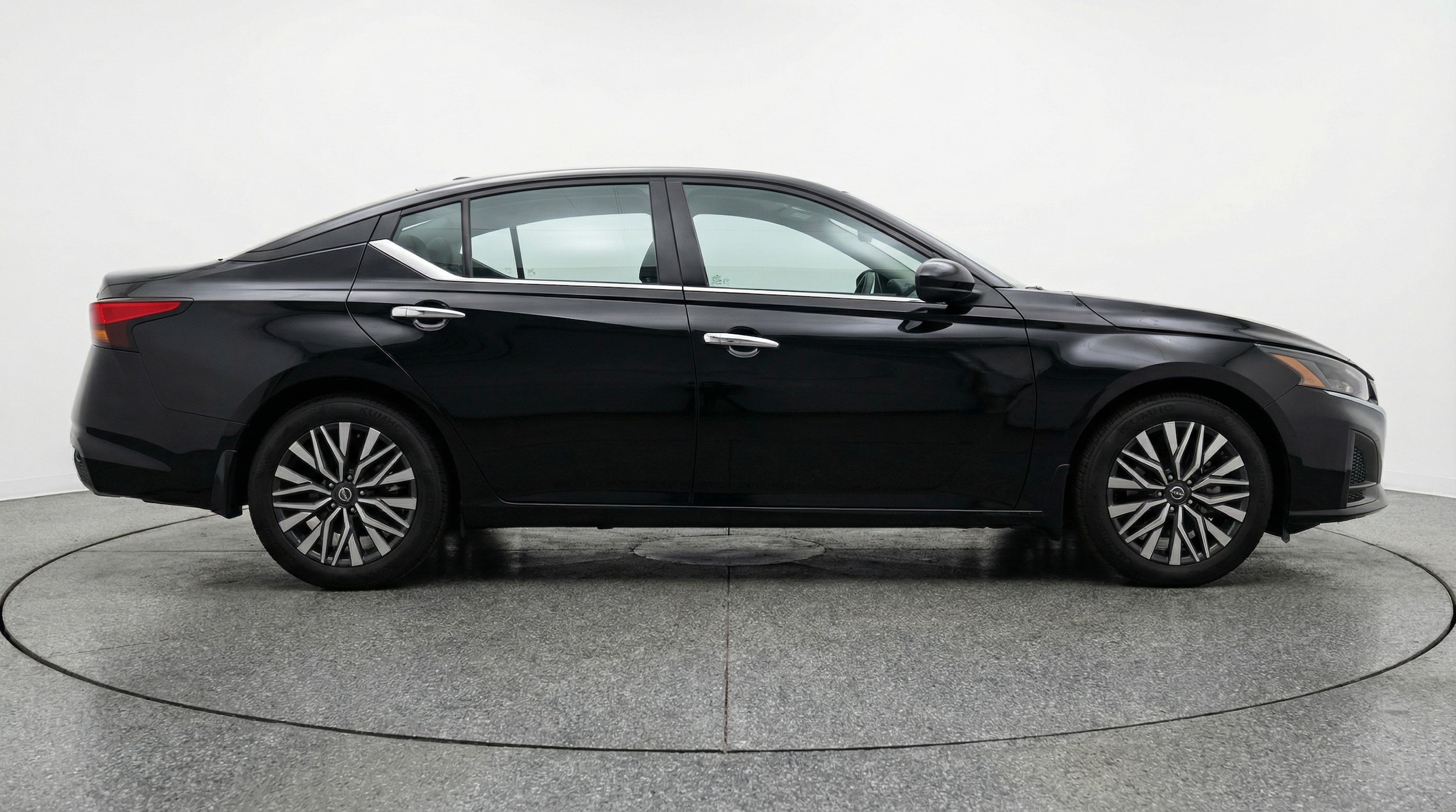 Thumbnail: 2025 Nissan Altima - 8