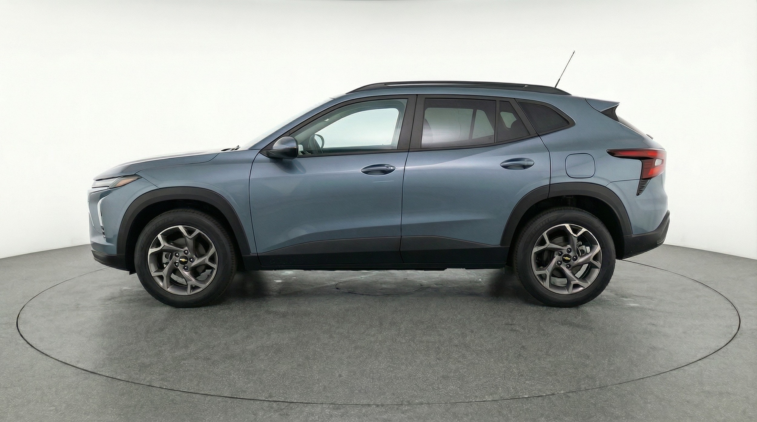 Thumbnail: 2025 Chevrolet Trax - 4