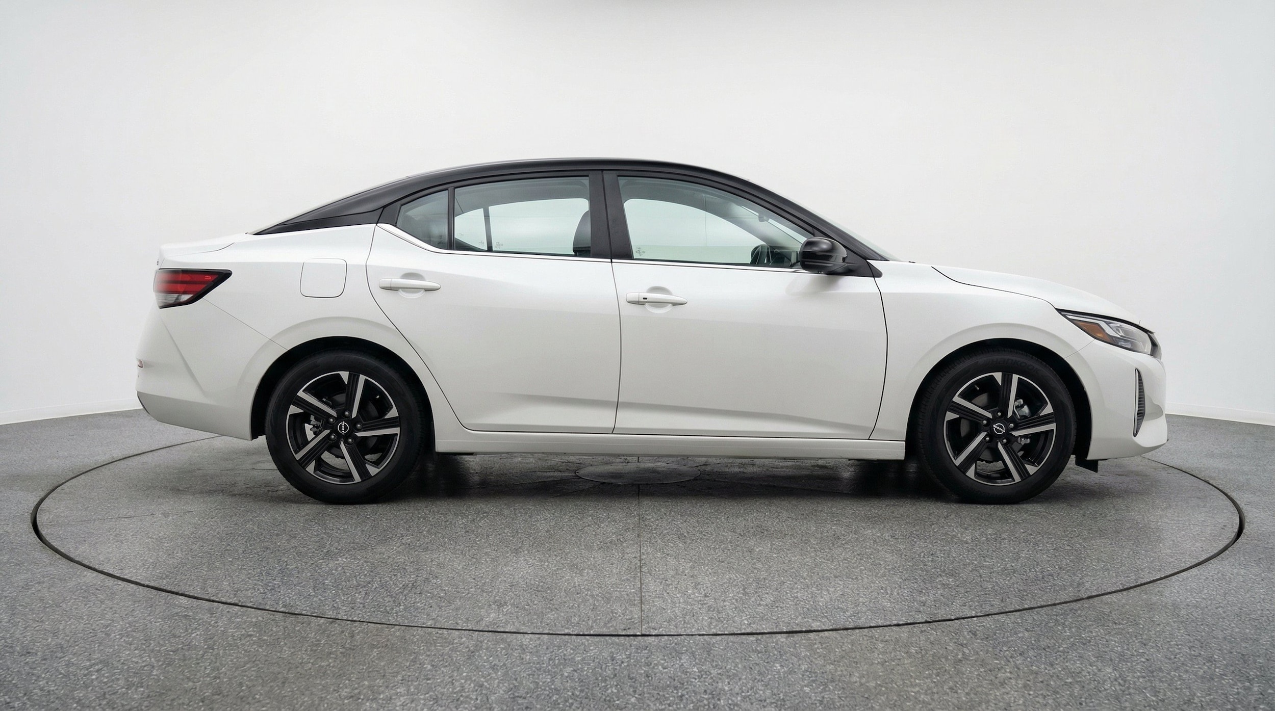 Thumbnail: 2025 Nissan Sentra - 11