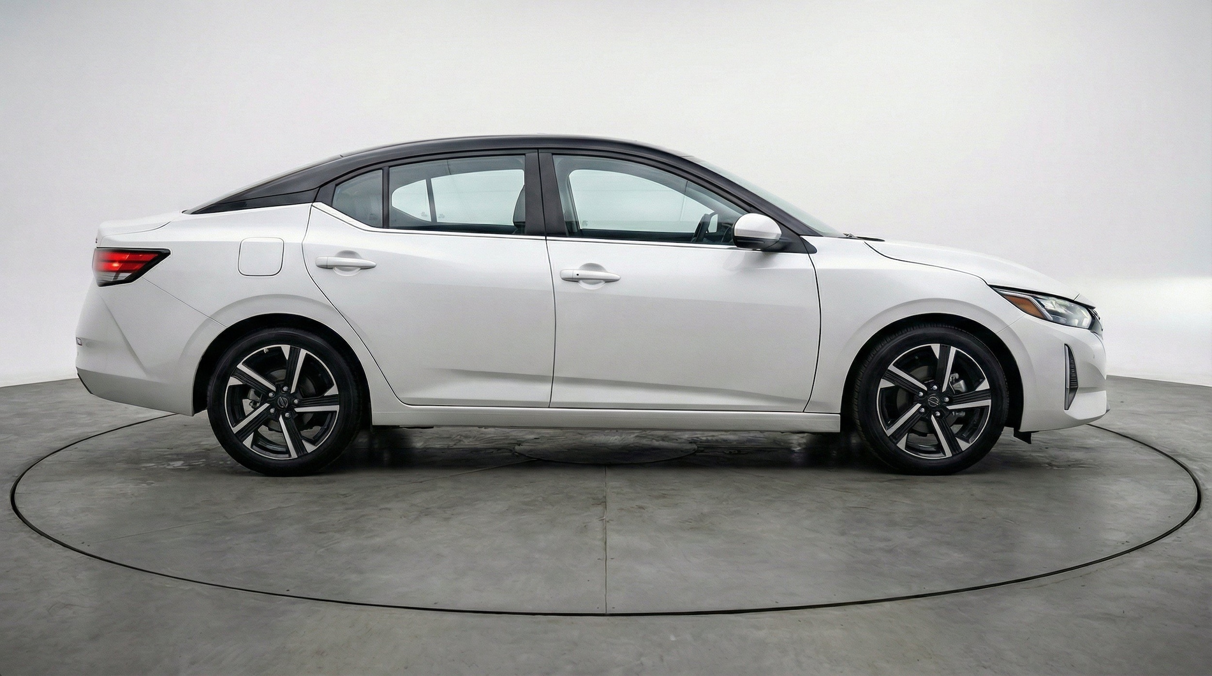 Thumbnail: 2025 Nissan Sentra - 10