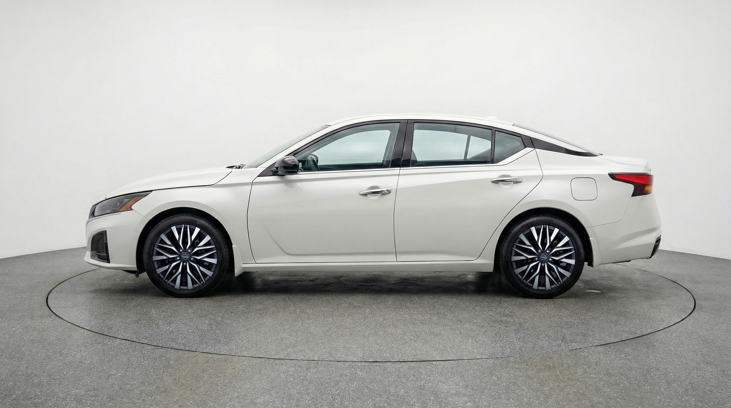 Thumbnail: 2025 Nissan Altima - 4