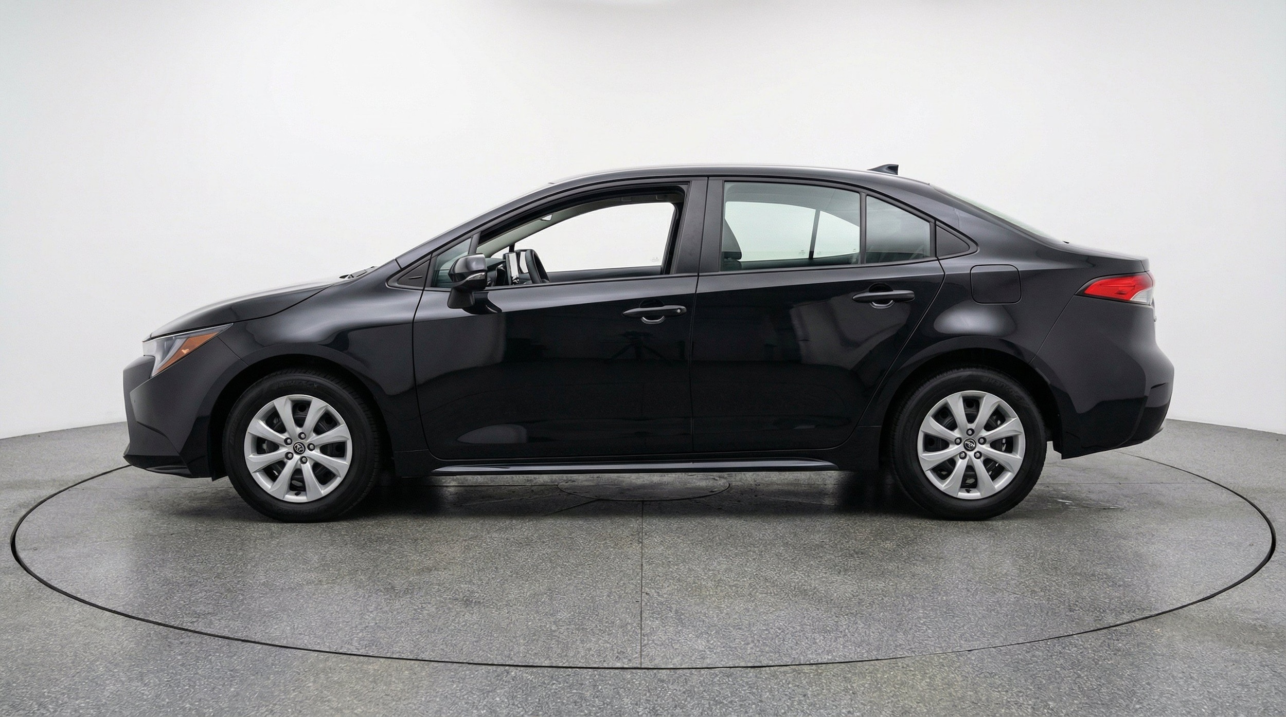 Thumbnail: 2025 Toyota Corolla - 5