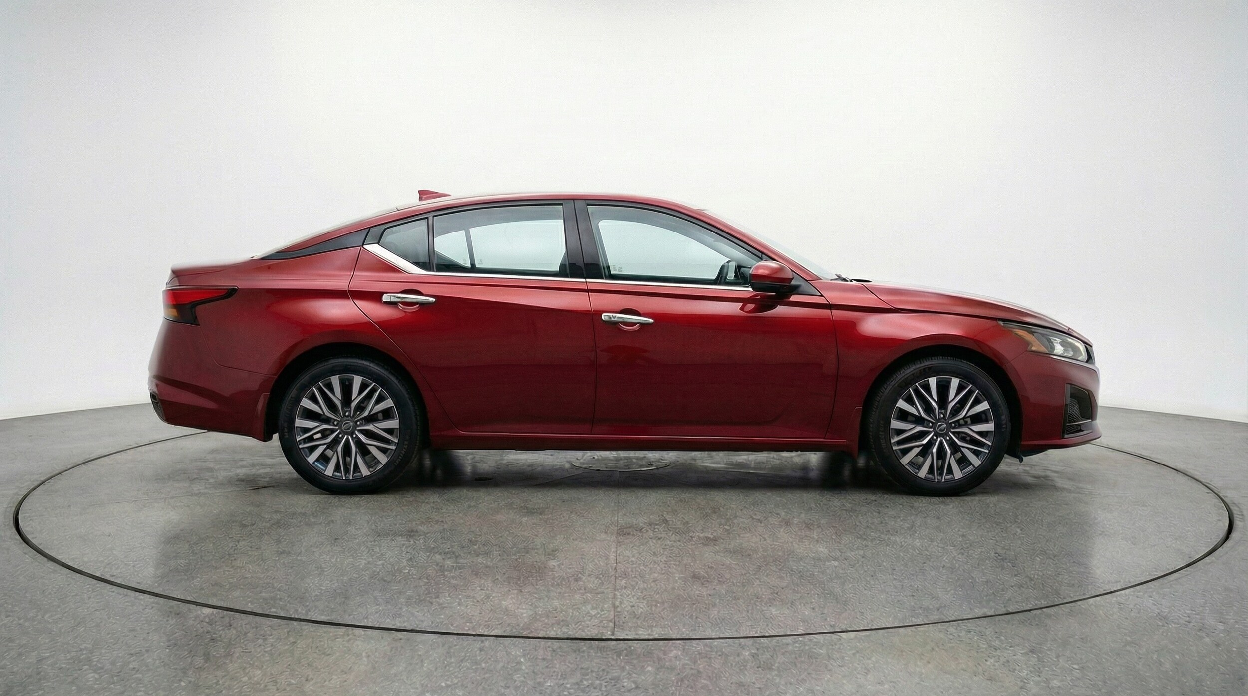 Thumbnail: 2025 Nissan Altima - 8