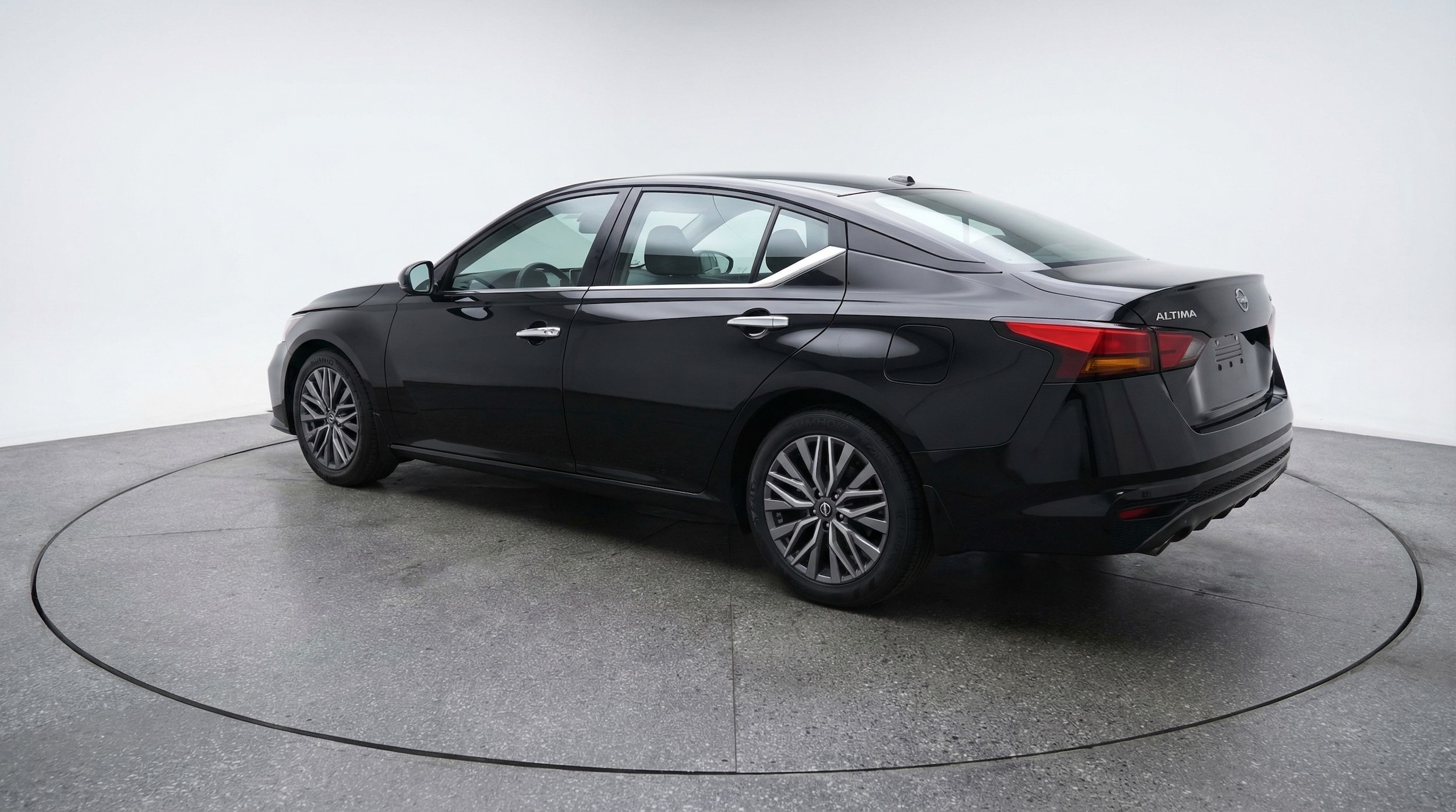 Thumbnail: 2025 Nissan Altima - 5