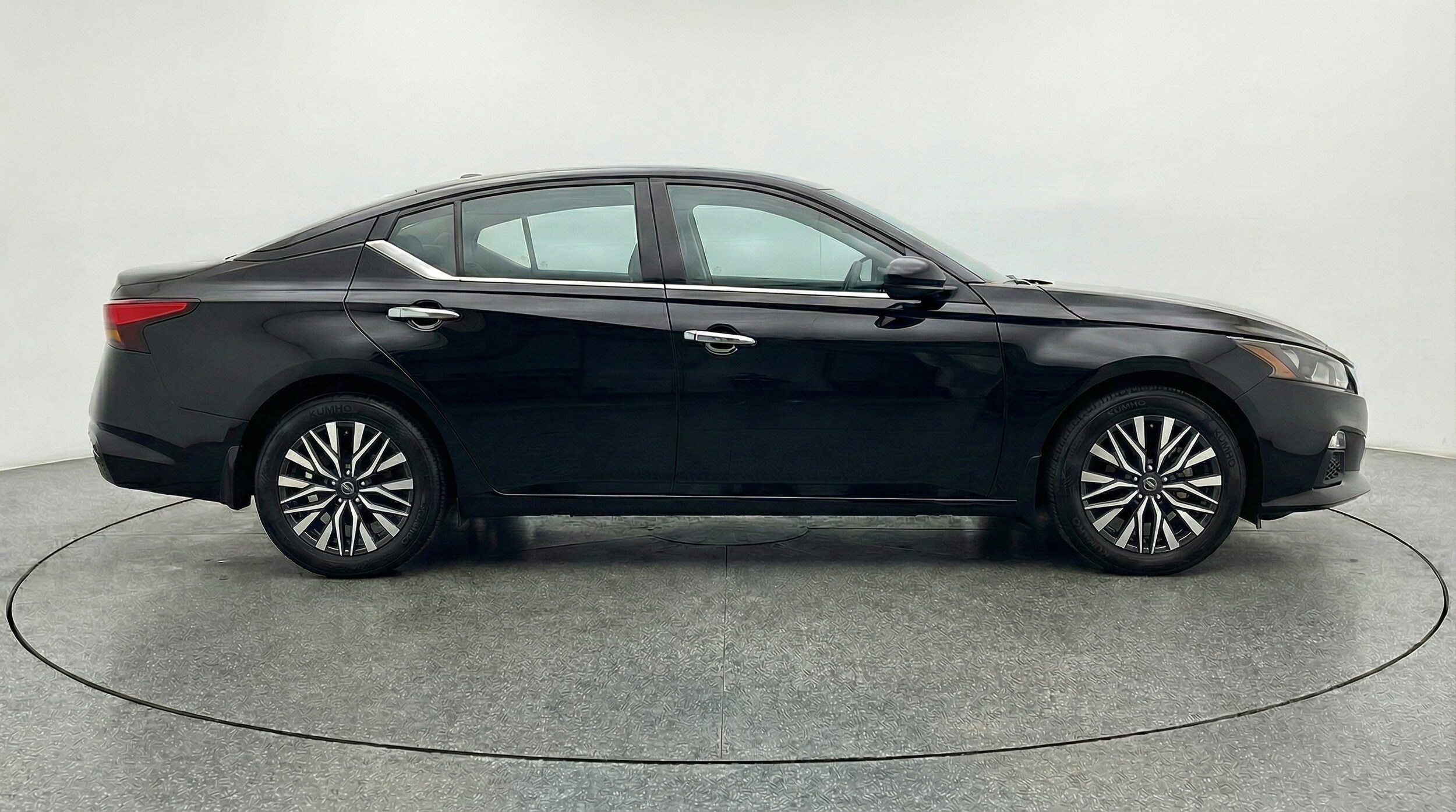 Thumbnail: 2025 Nissan Altima - 8