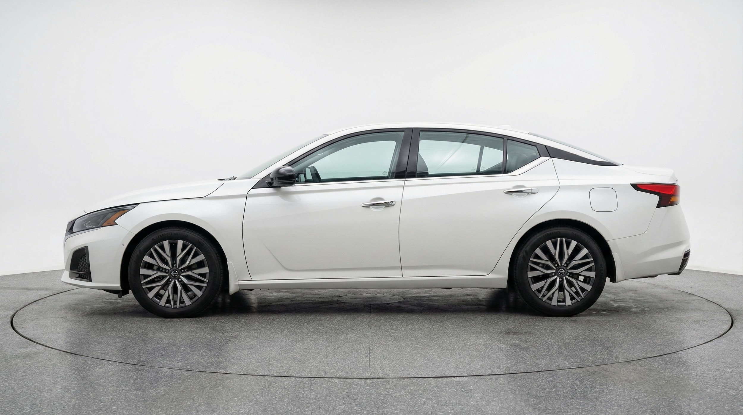 Thumbnail: 2025 Nissan Altima - 4