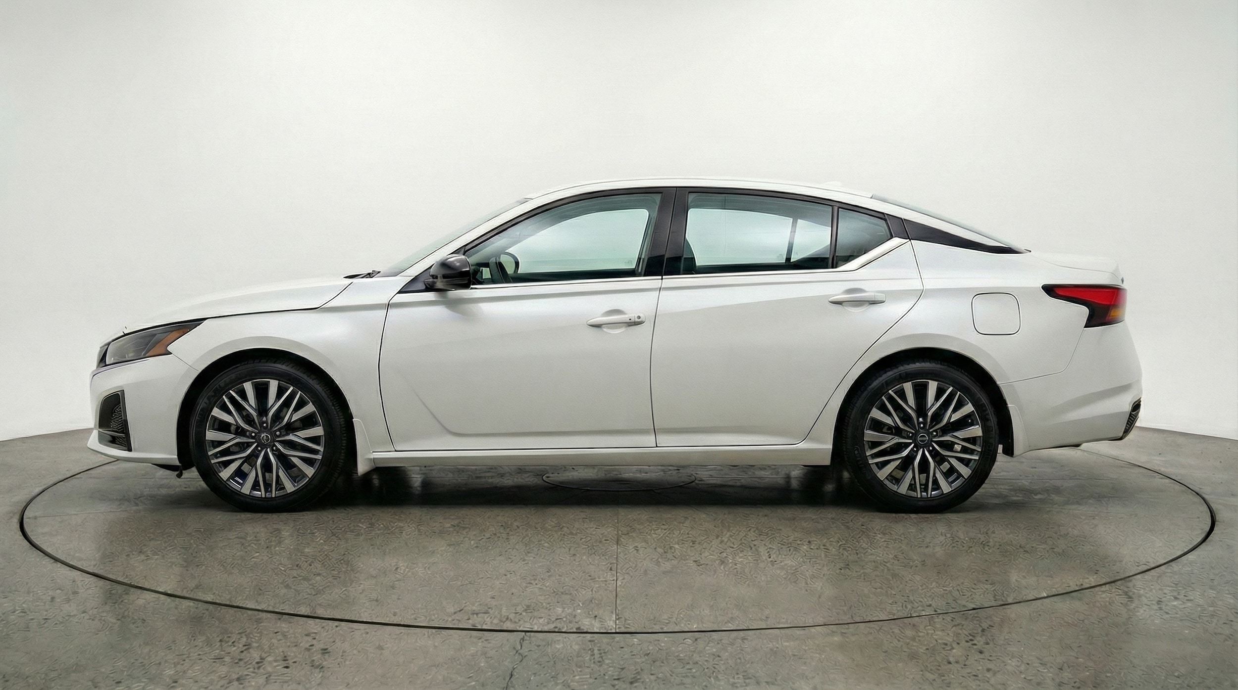 Thumbnail: 2025 Nissan Altima - 4