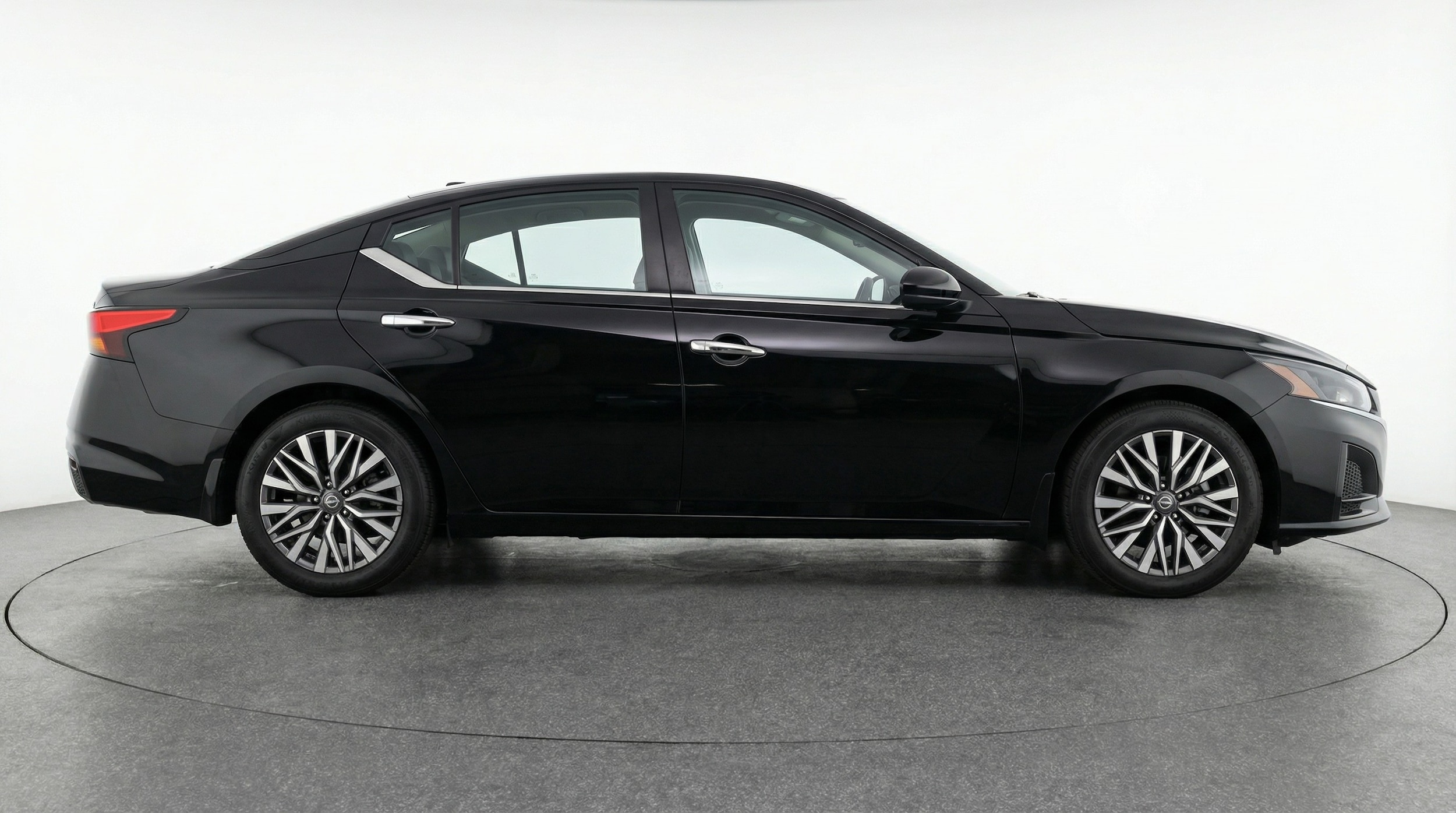 Thumbnail: 2025 Nissan Altima - 8