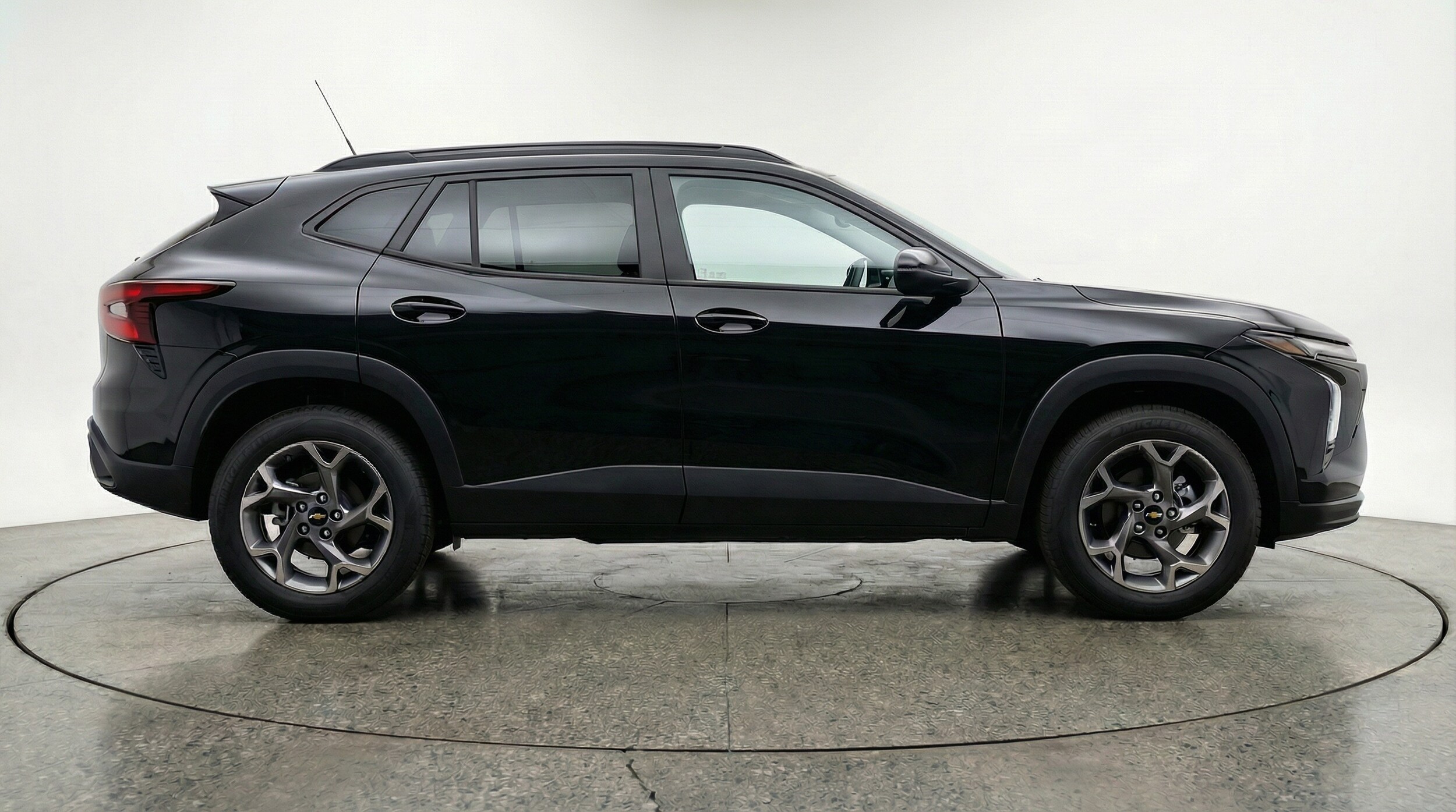 Thumbnail: 2025 Chevrolet Trax - 8