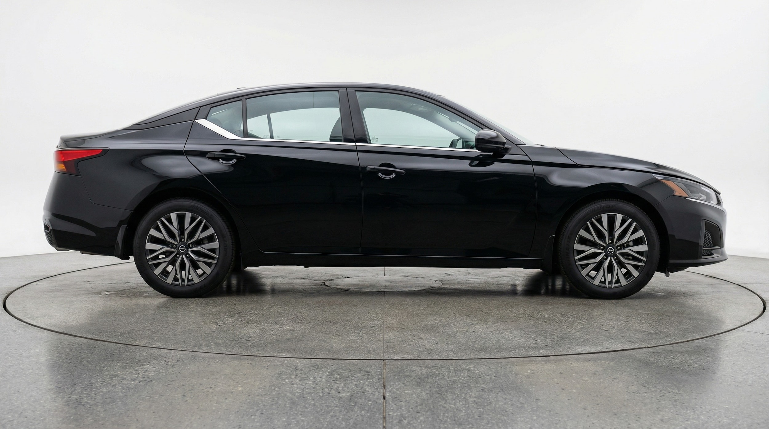Thumbnail: 2025 Nissan Altima - 8