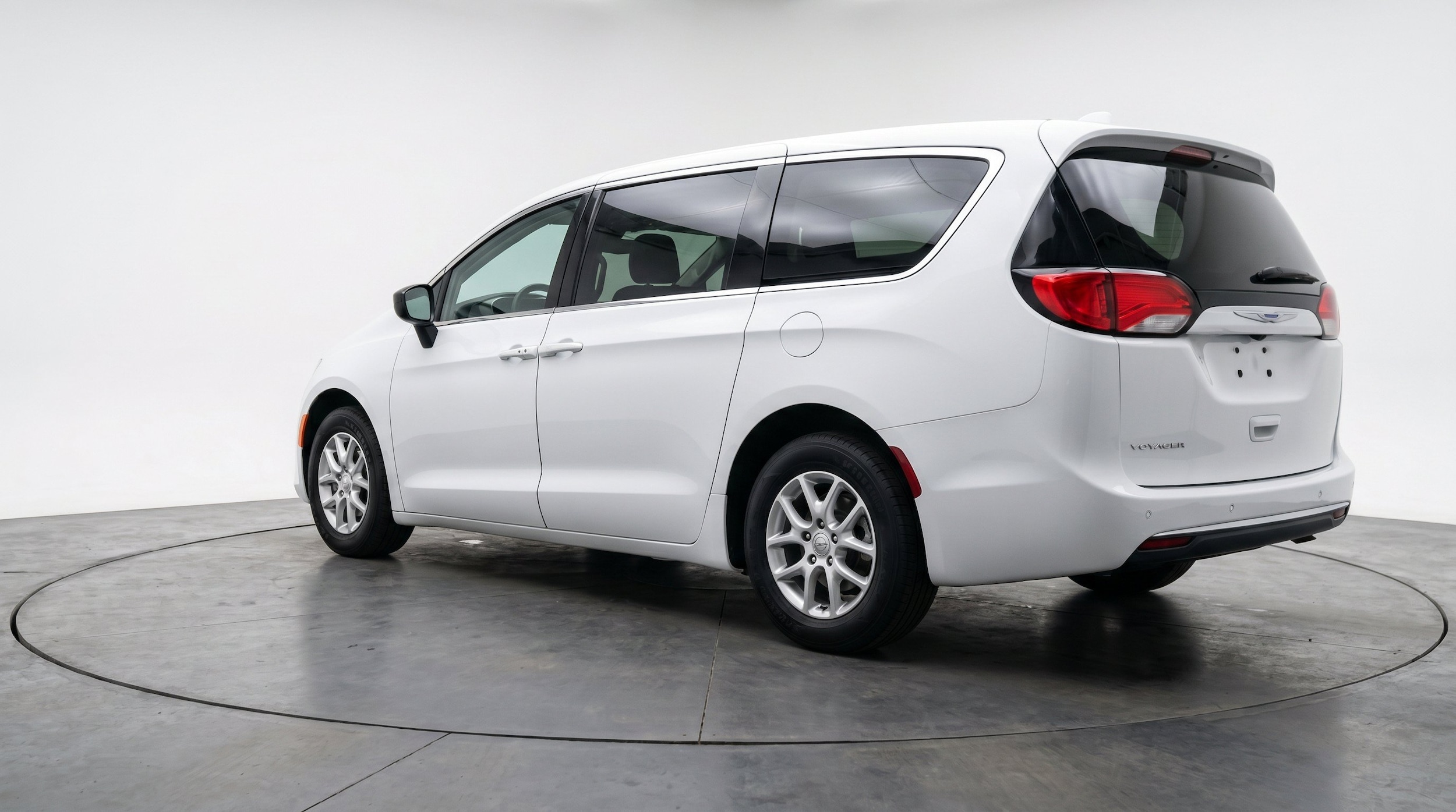 Thumbnail: 2024 Chrysler Voyager - 6
