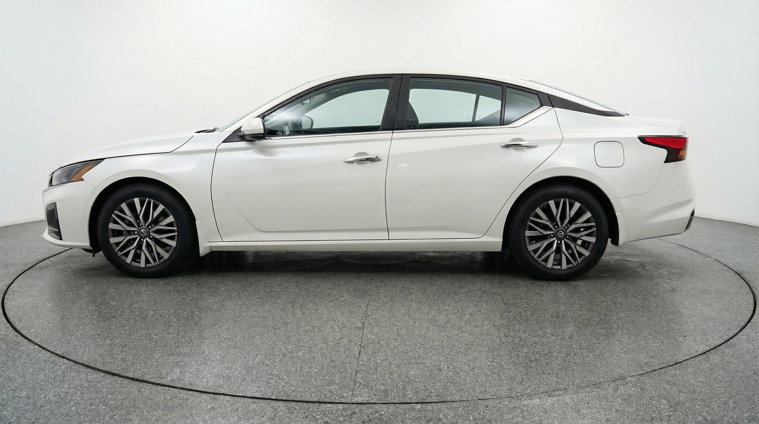 Thumbnail: 2025 Nissan Altima - 4